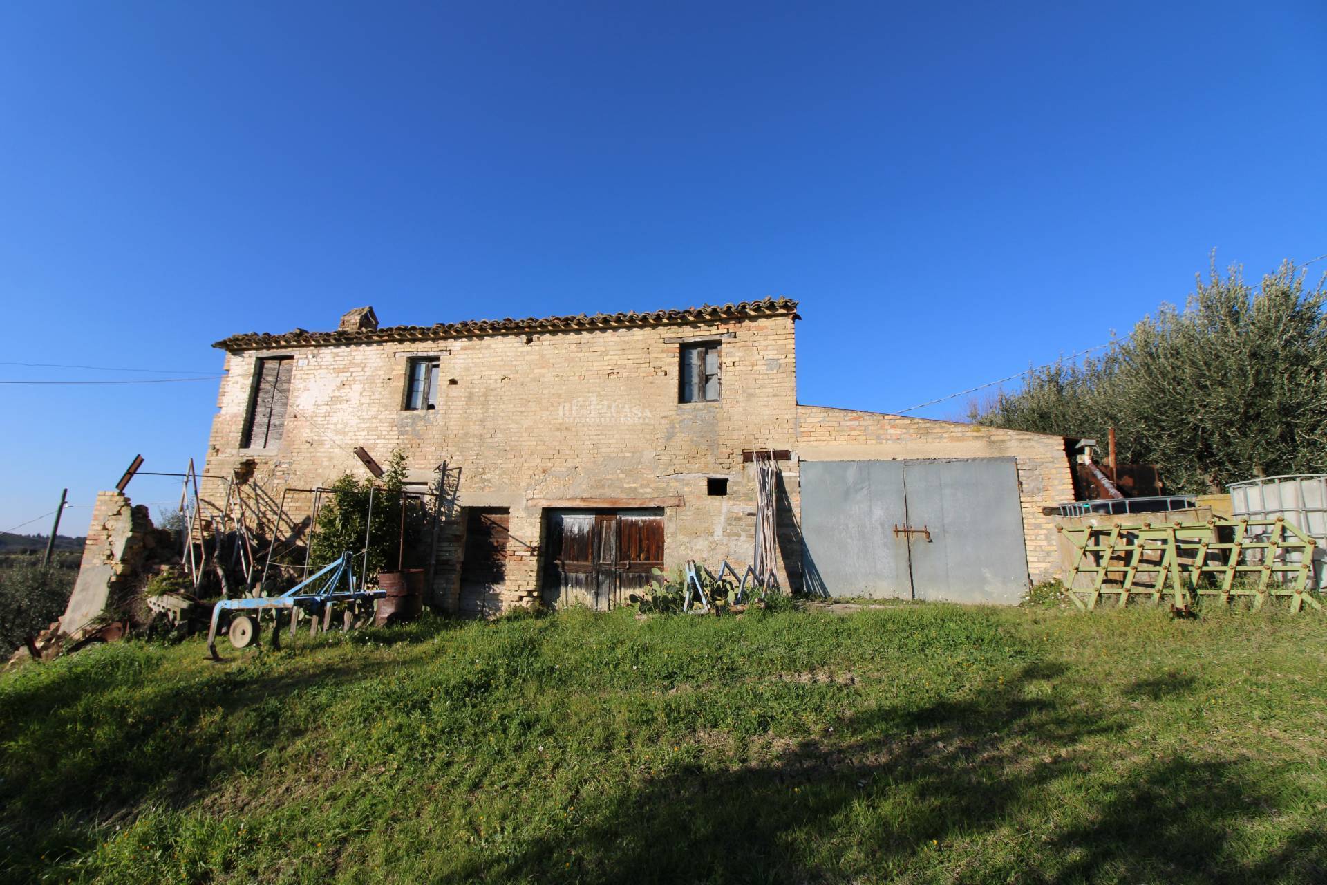 Casale / Rustico in vendita a Acquaviva Picena, RESIDENZIALE