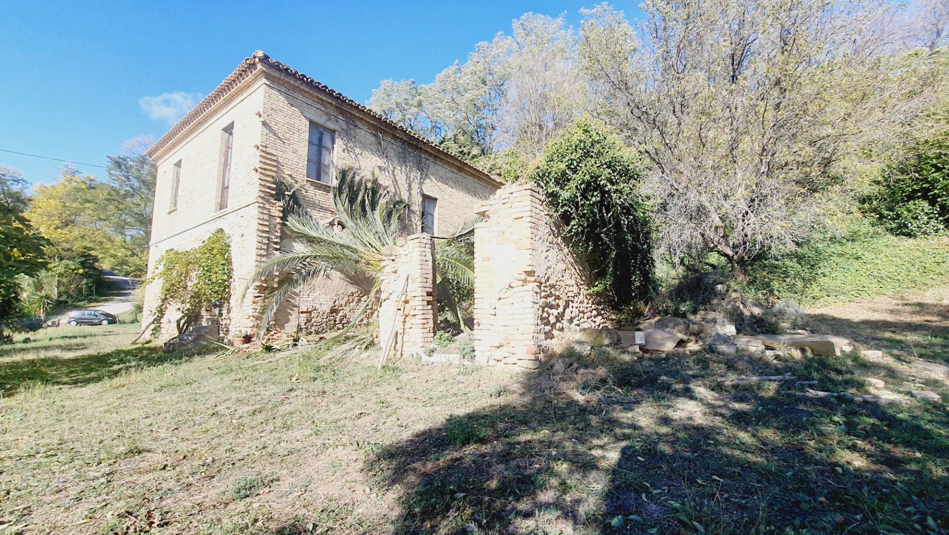 Casale / Rustico in vendita a Colonnella