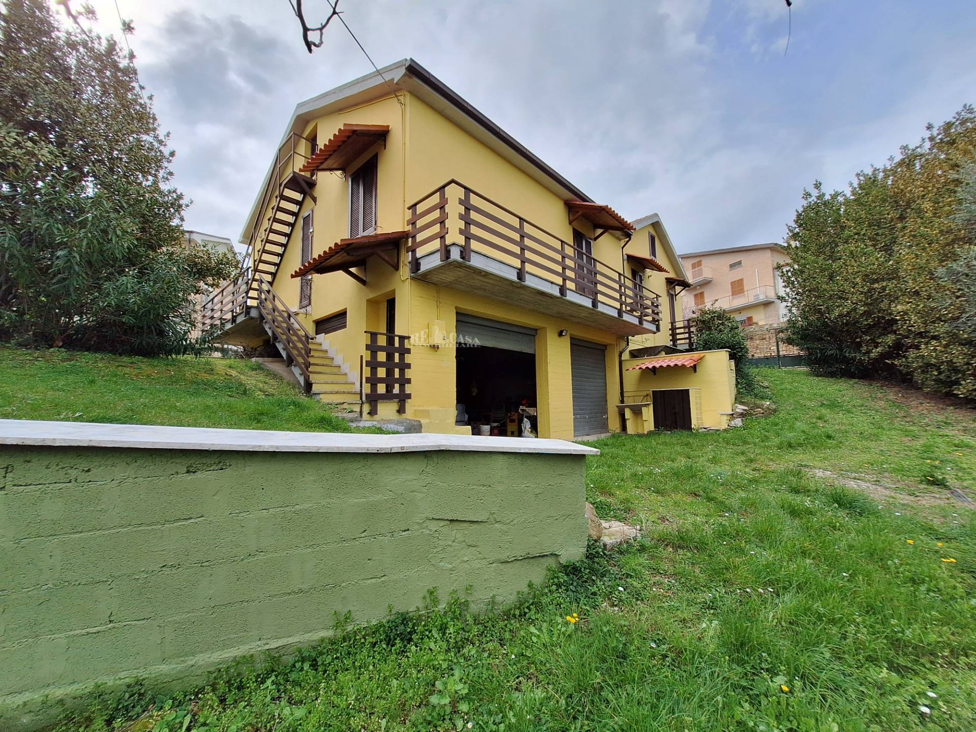 Casa in vendita a Castorano, COLLINARE