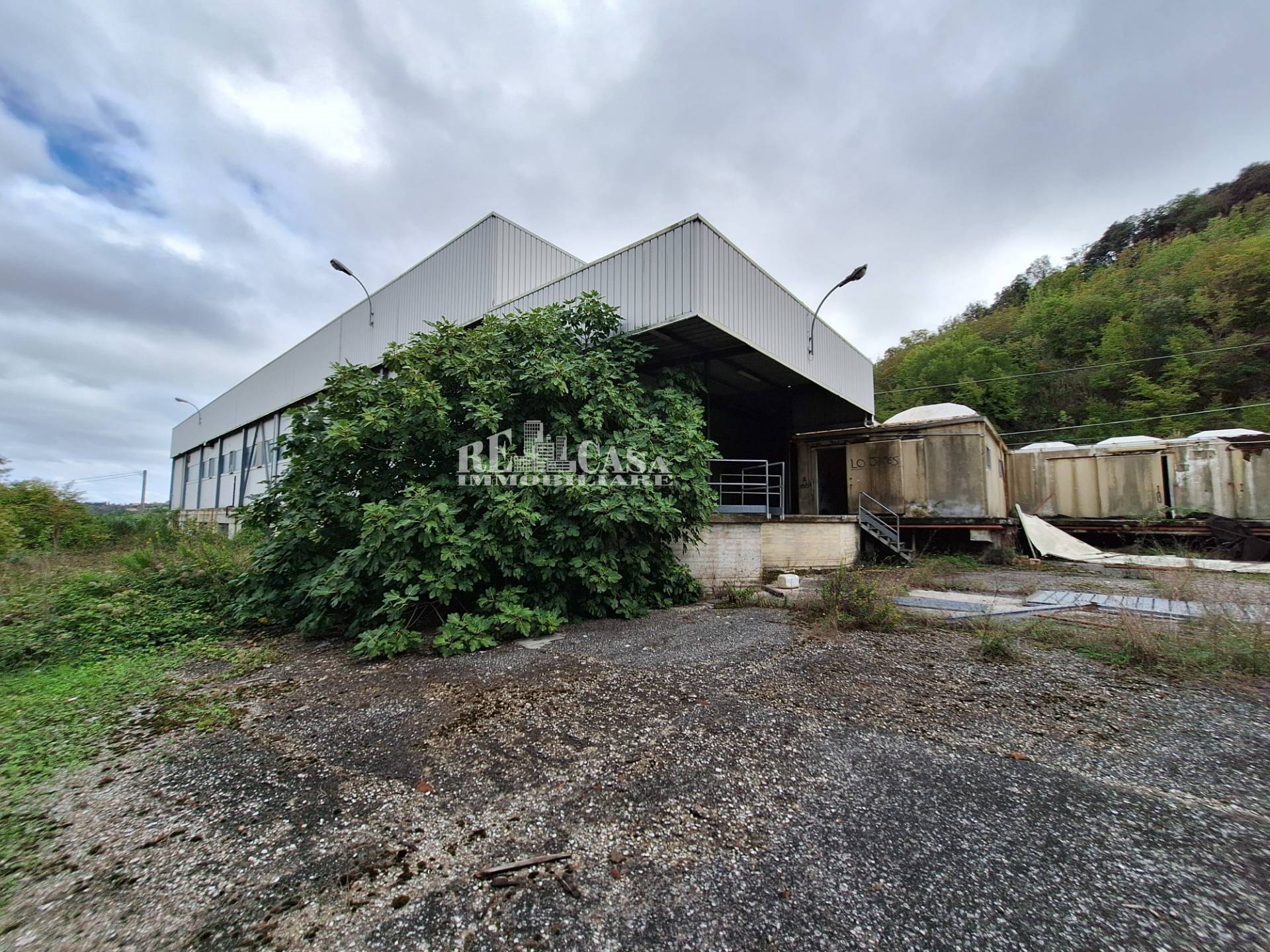 Capannone in vendita a Cupra Marittima, COLLINARE (sopra la Statale 16)