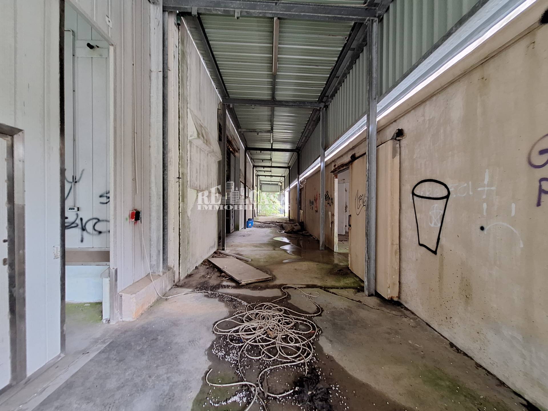 Capannone in vendita a Cupra Marittima, COLLINARE (sopra la Statale 16)