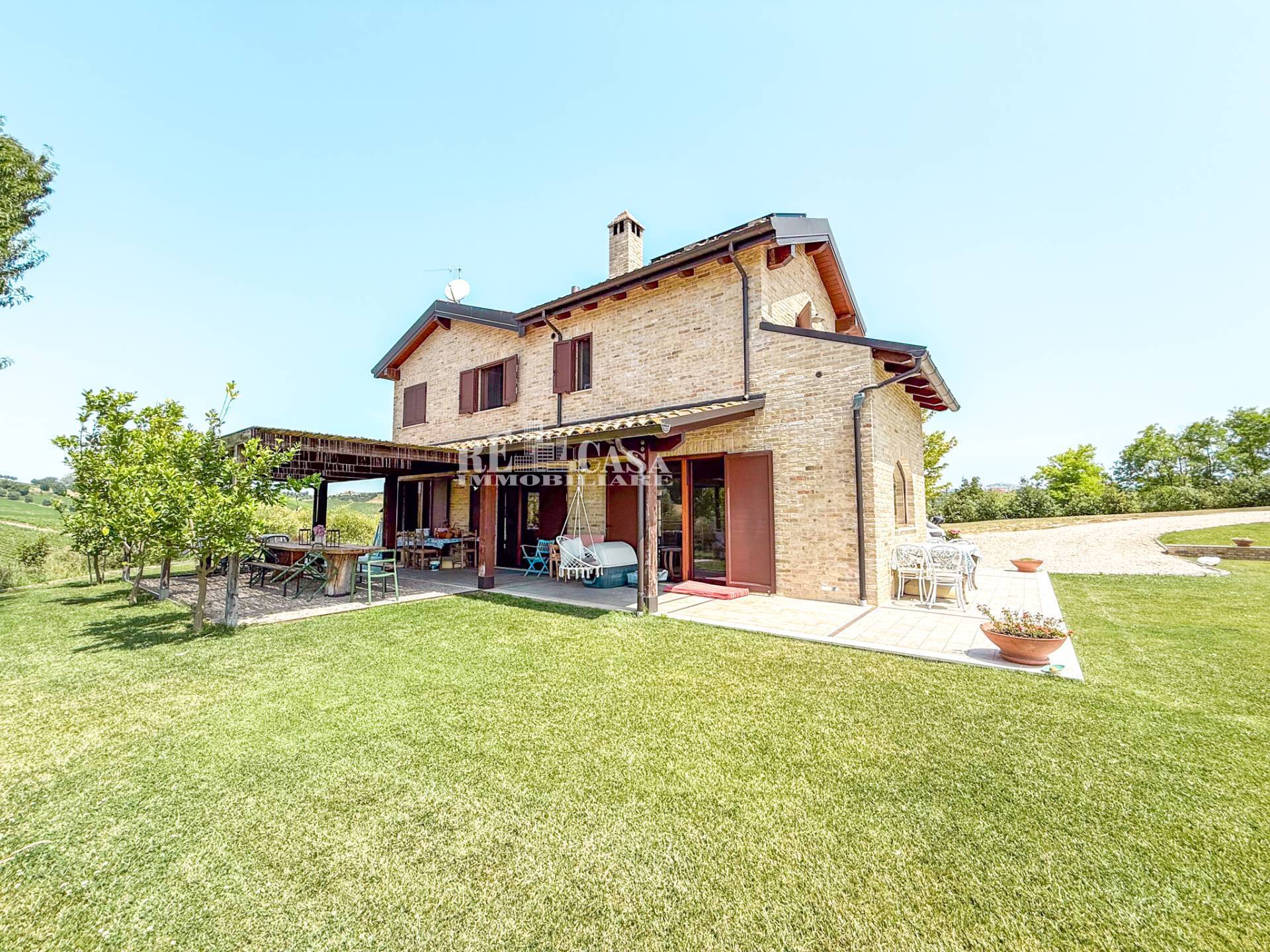 Villa in vendita a Monsampolo del Tronto, COLLINARE
