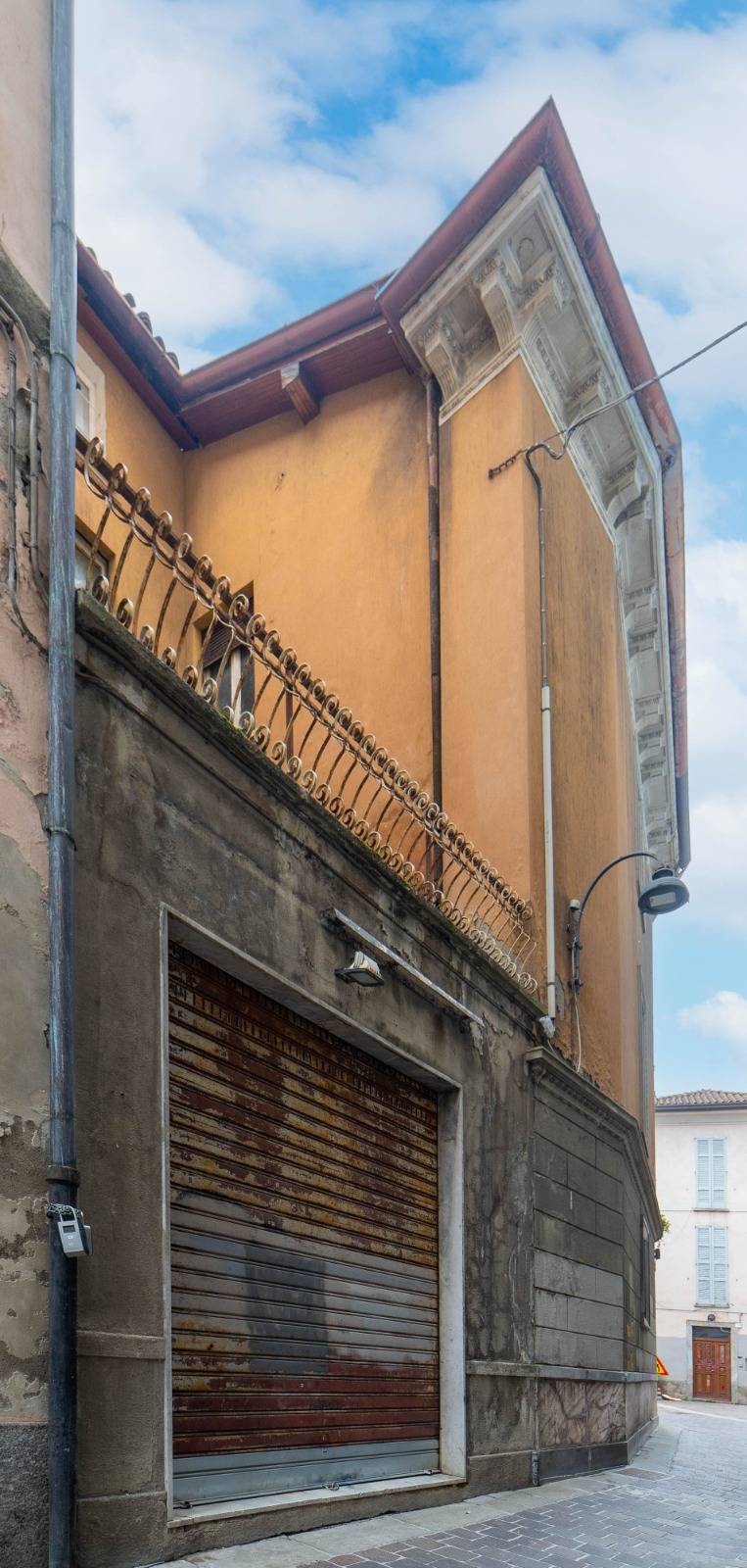 Casa indipendente da ristrutturare in vendita a Como, Centro Storico