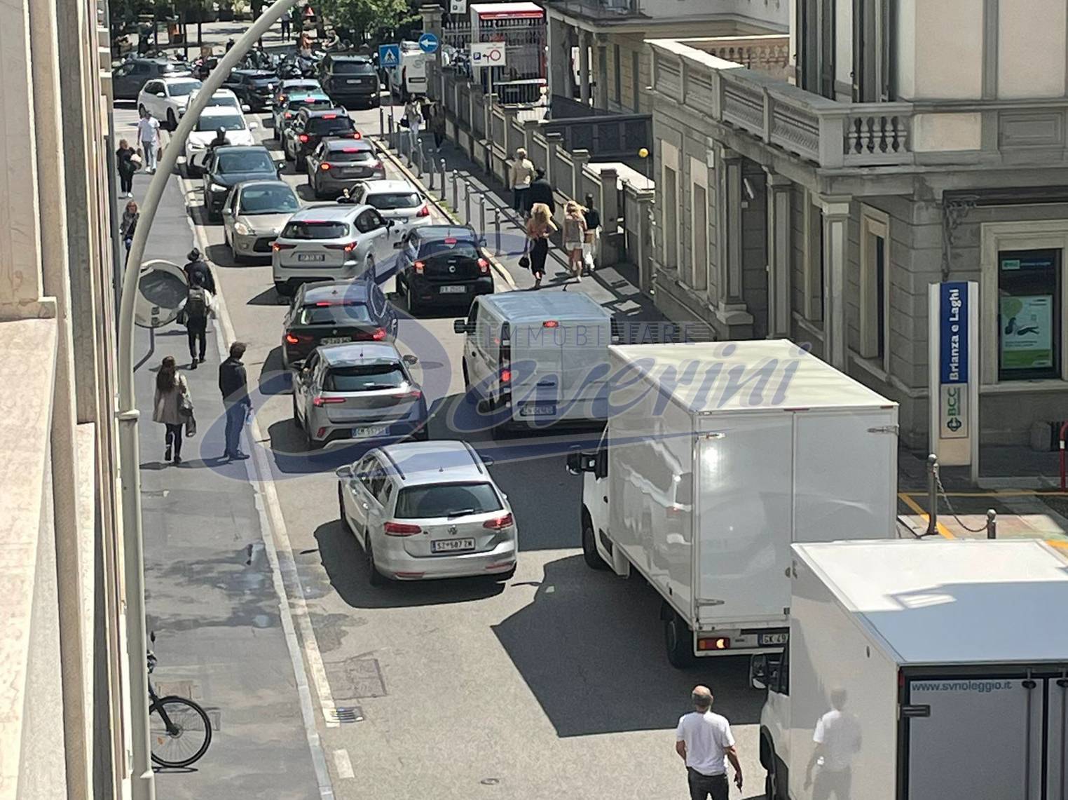 Posto auto coperto in affitto a Como, Centro Storico