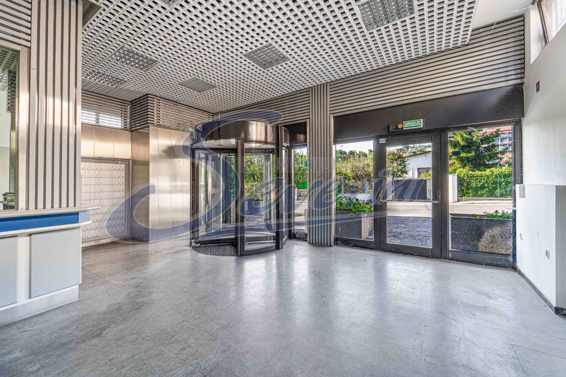 Locale commerciale in vendita a Casatenovo