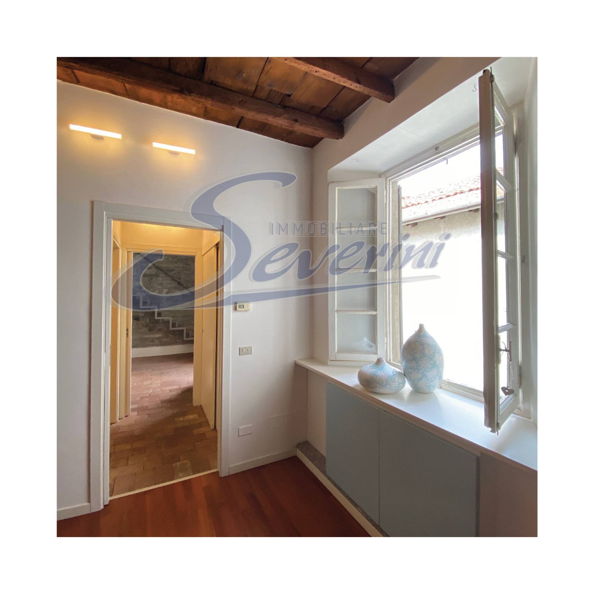 Appartamento in casa d\'epoca in affitto a Como