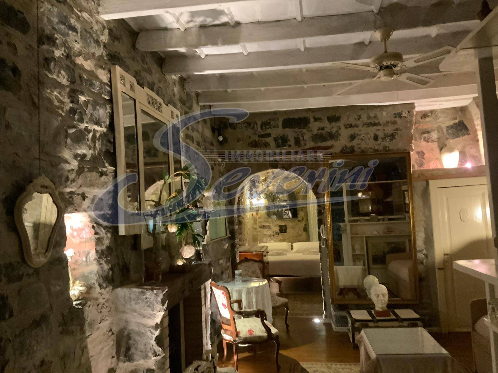 Appartamento in palazzo d\'epoca in affitto a Como