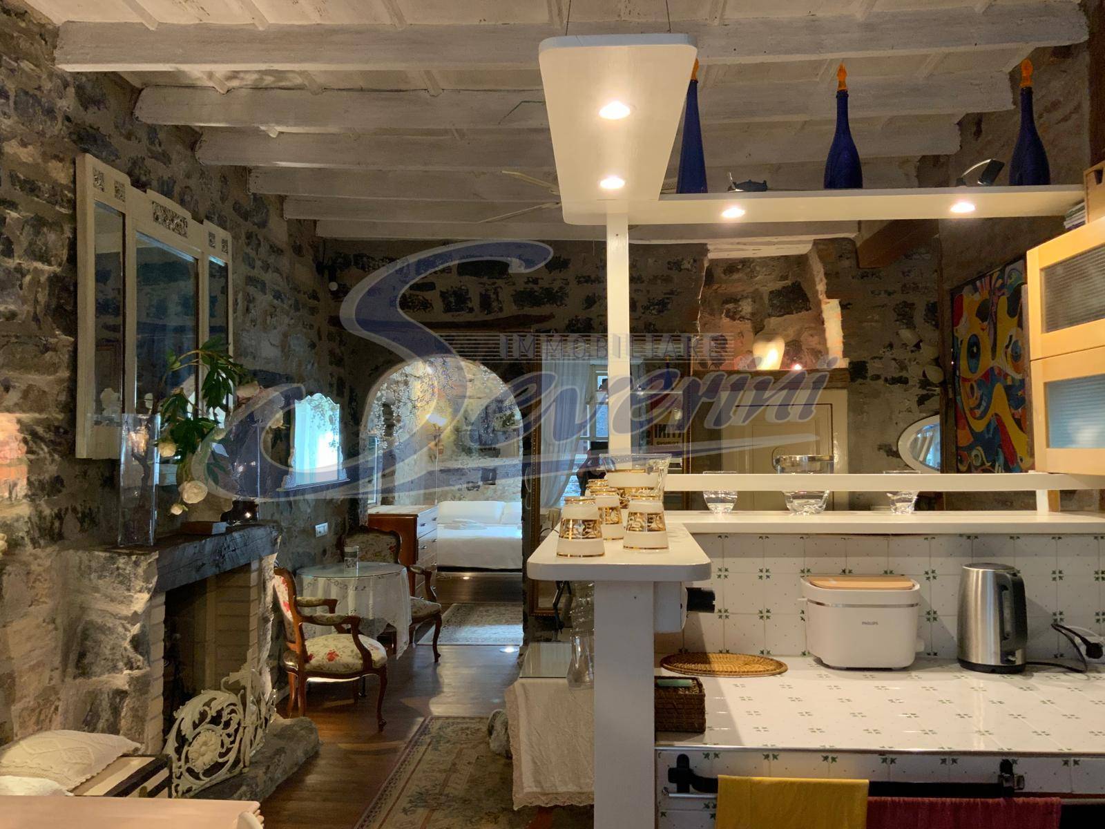 Appartamento in palazzo d\'epoca in affitto a Como