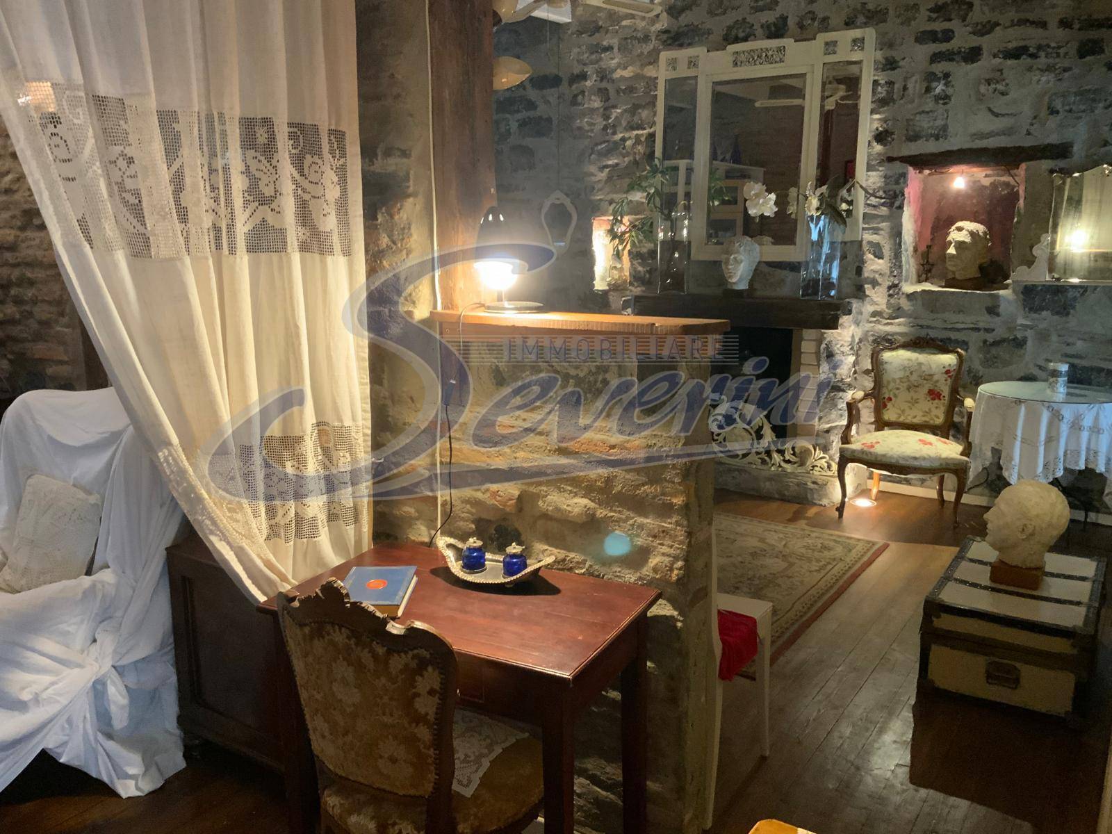 Appartamento in palazzo d\'epoca in affitto a Como