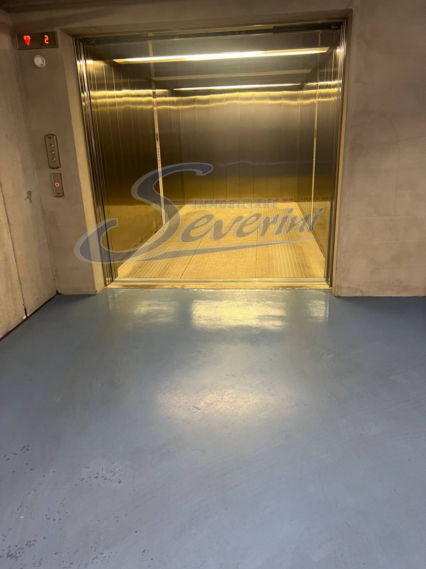 Box o garage in affitto a Como