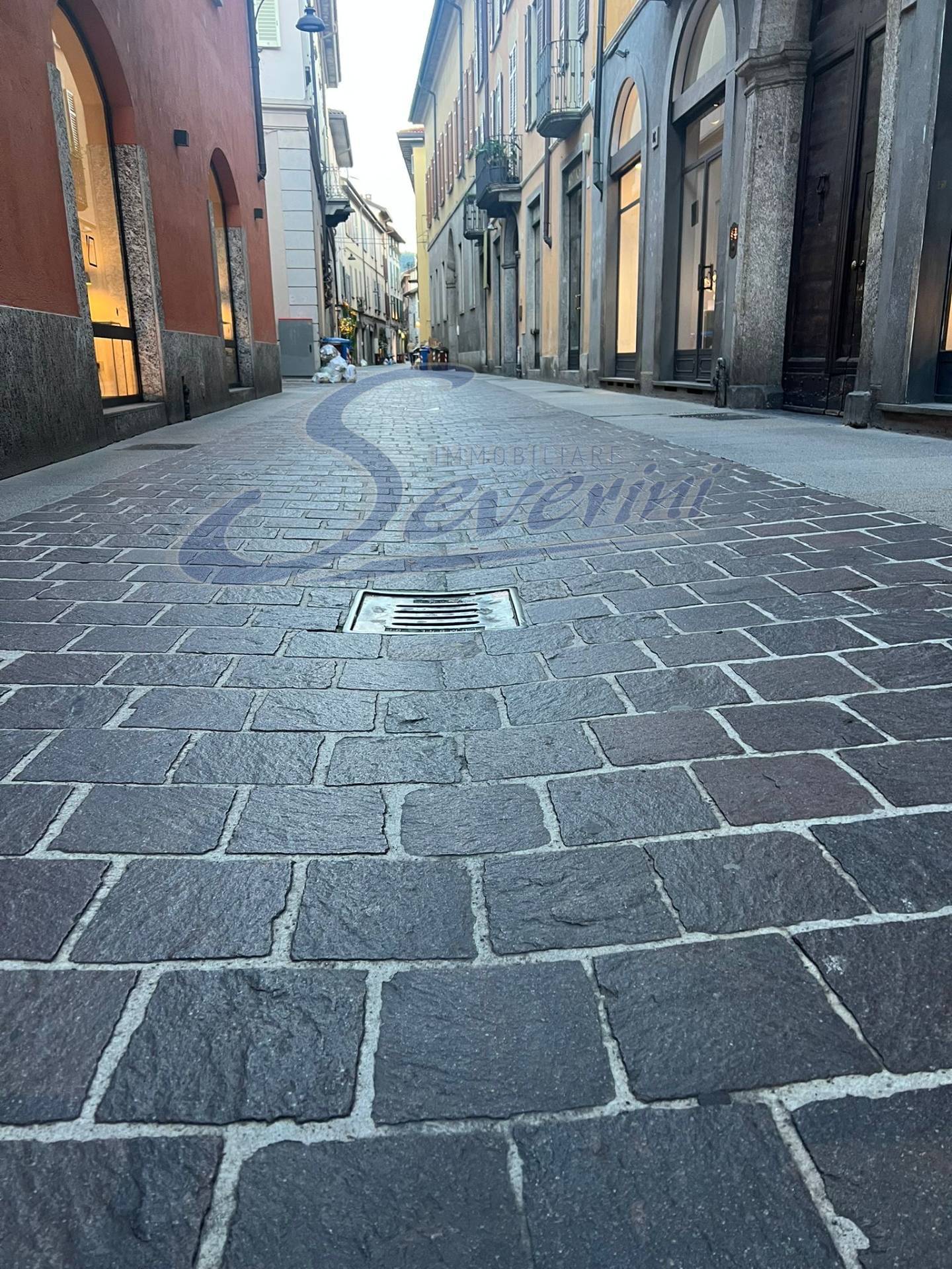 Box o garage in affitto a Como