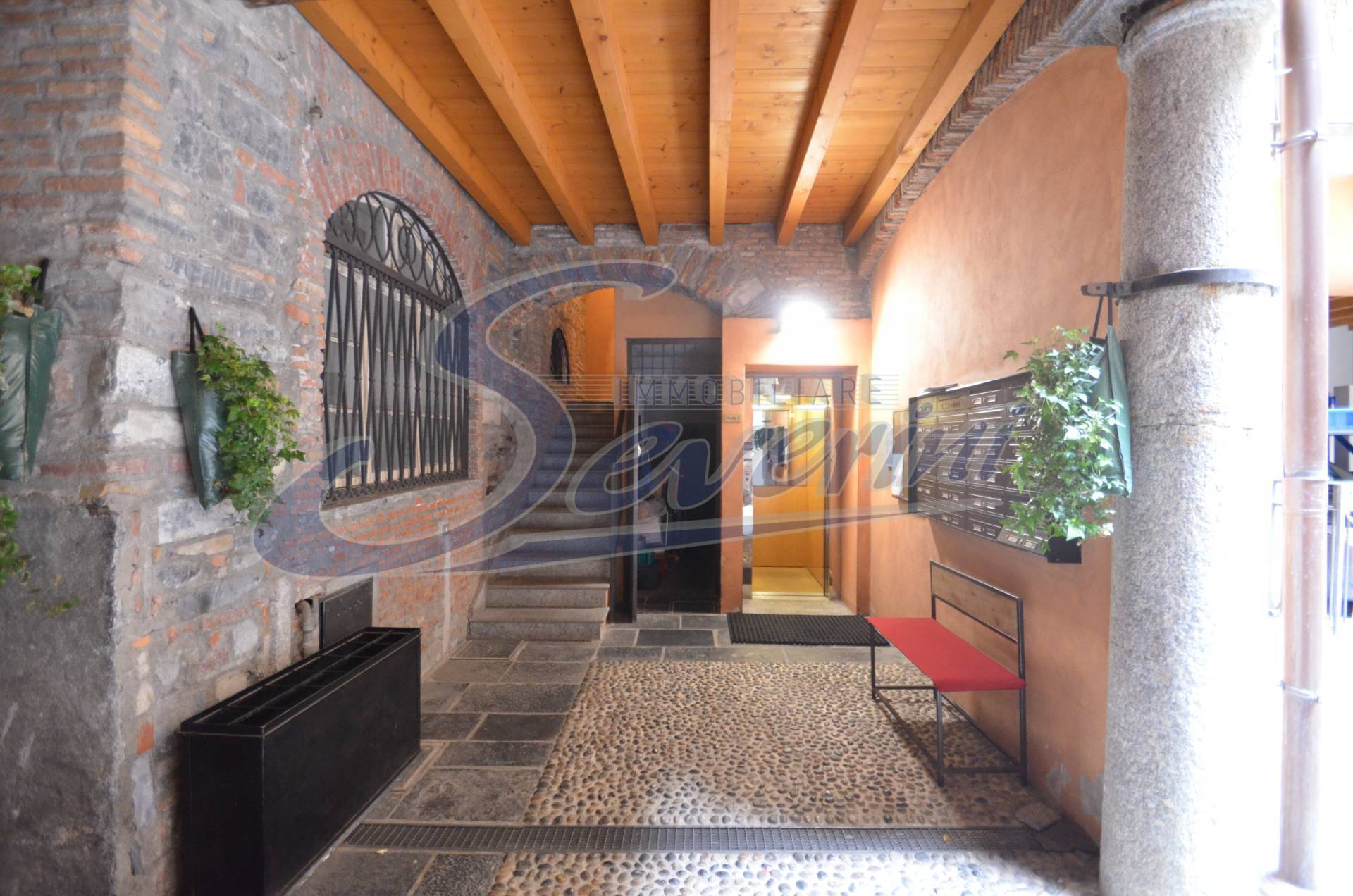 Appartamento in casa d\'epoca in vendita a Como, Centro Storico