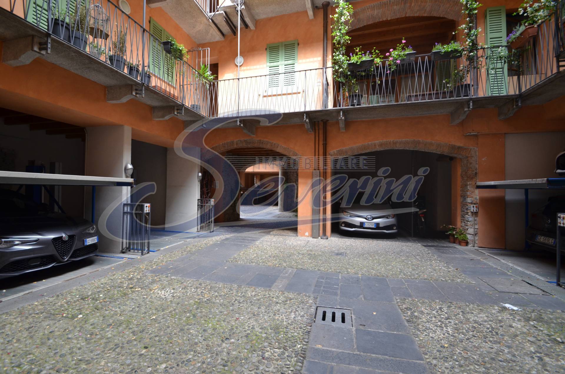 Appartamento in casa d\'epoca in vendita a Como, Centro Storico