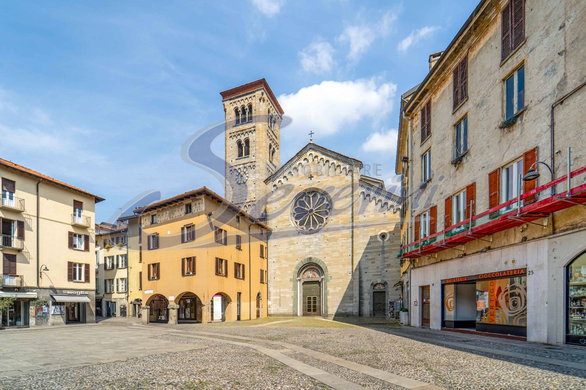 Locale commerciale in vendita a Como, Centro Storico
