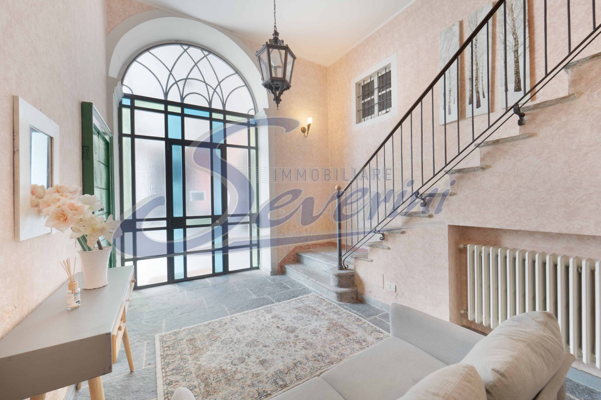 Villa in vendita a Albese con Cassano