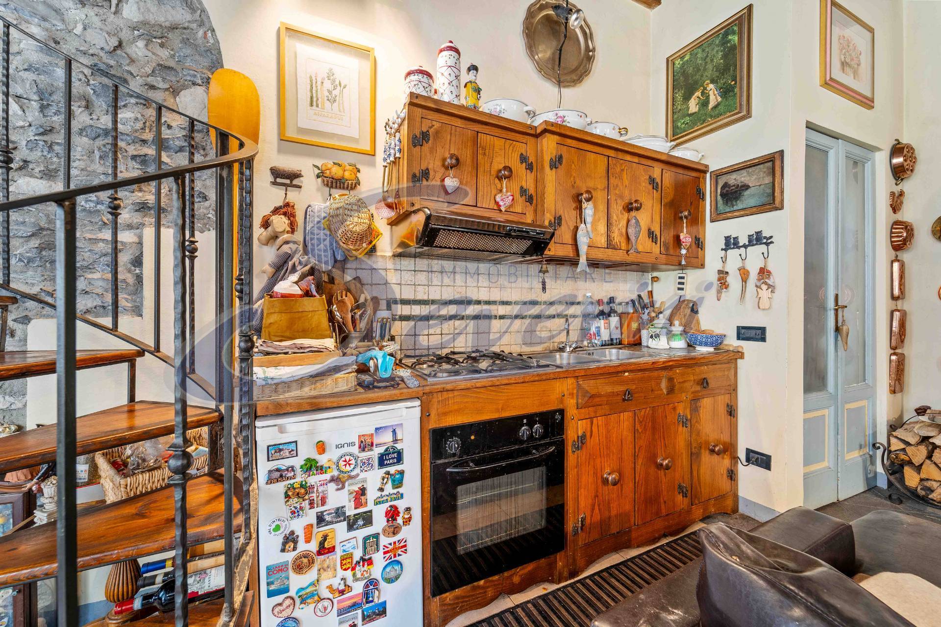 Appartamento in casa d\'epoca in vendita a Colonno