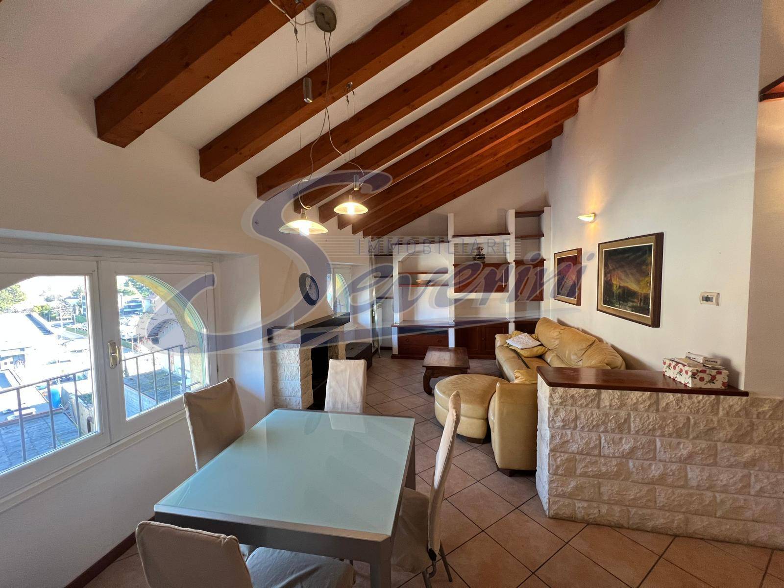 Trilocale in affitto a Como