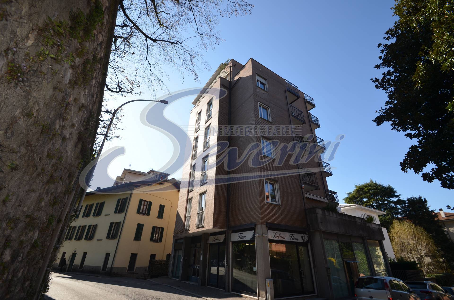 Negozio in vendita a Como