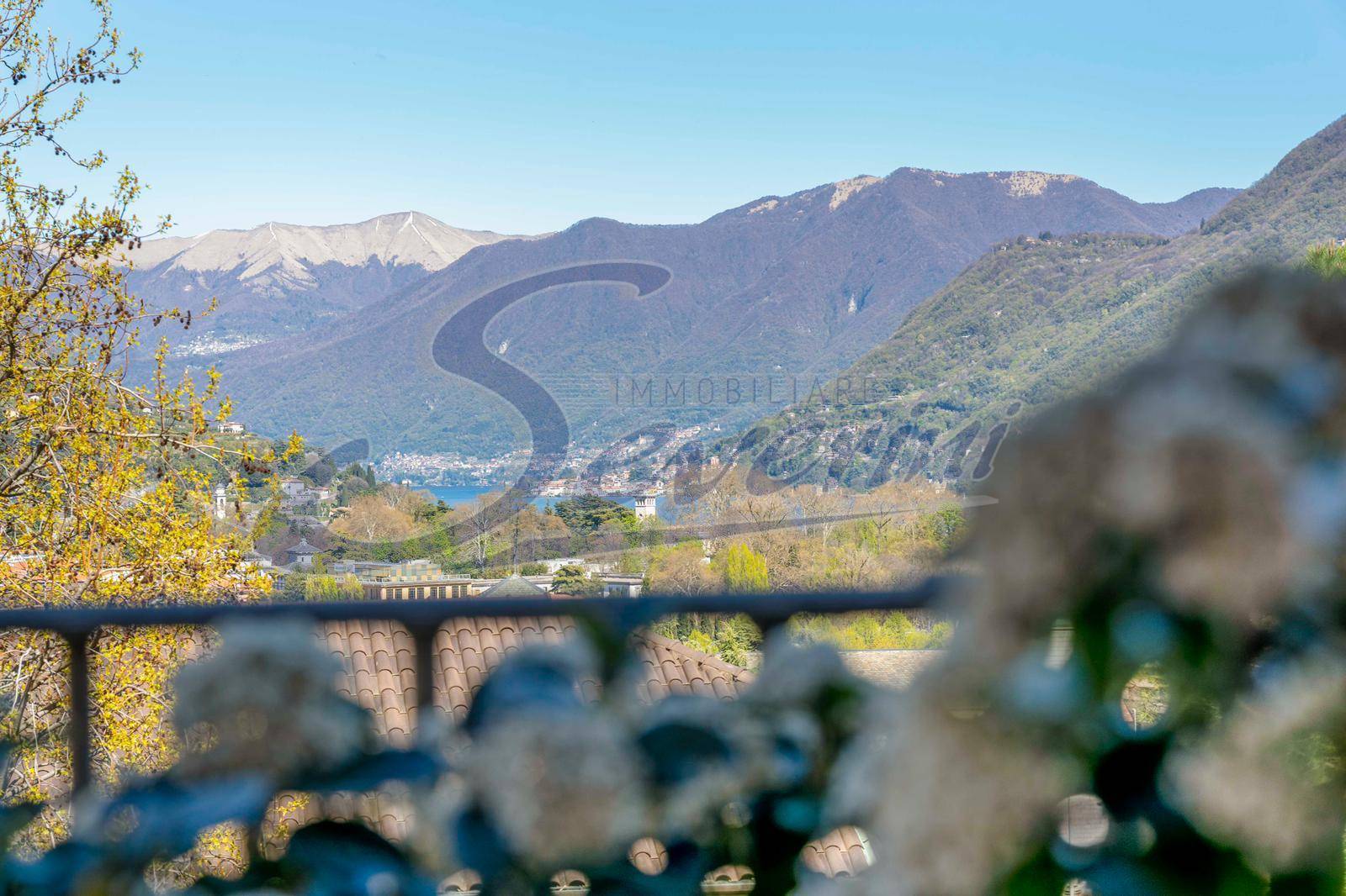 Appartamento in vendita a Como