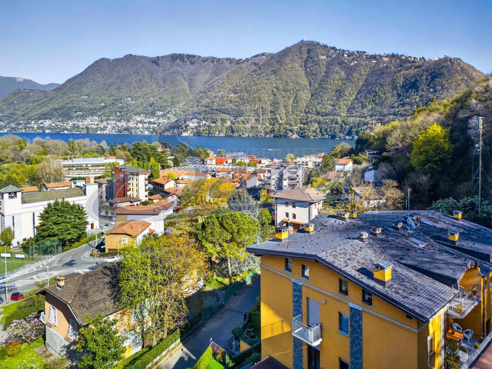 Appartamento in vendita a Como