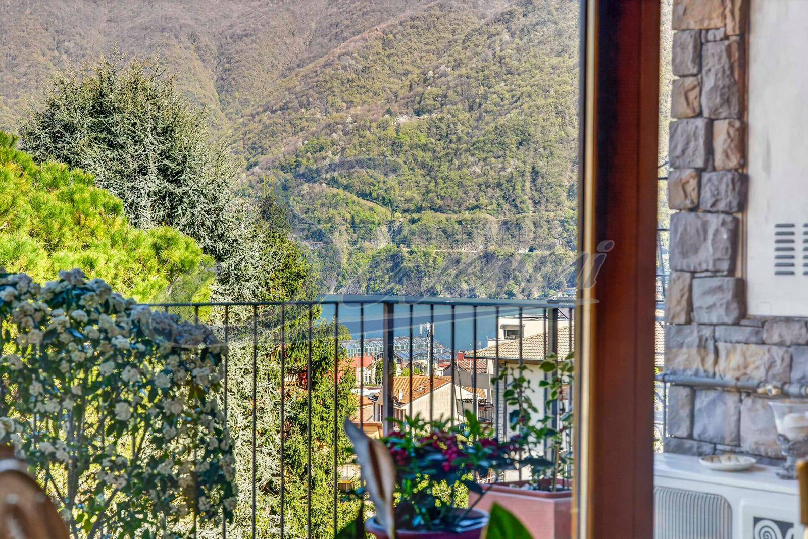 Appartamento in vendita a Como