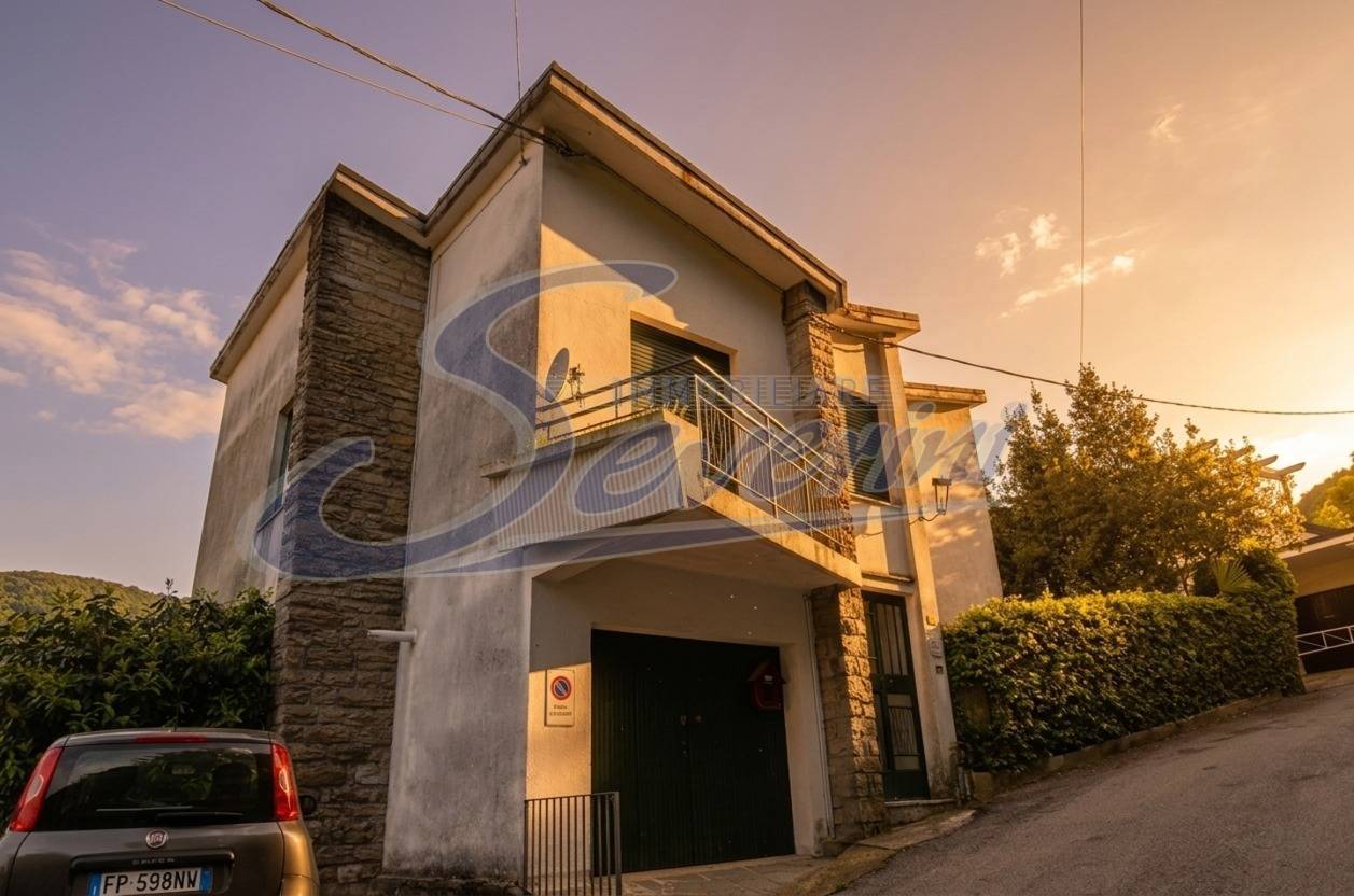 Casa indipendente in affitto a Brienno
