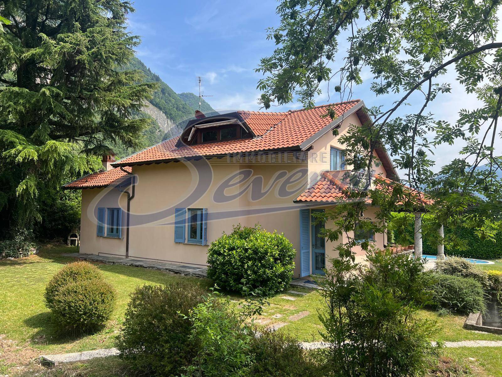 Casa indipendente in vendita a Caslino d'Erba