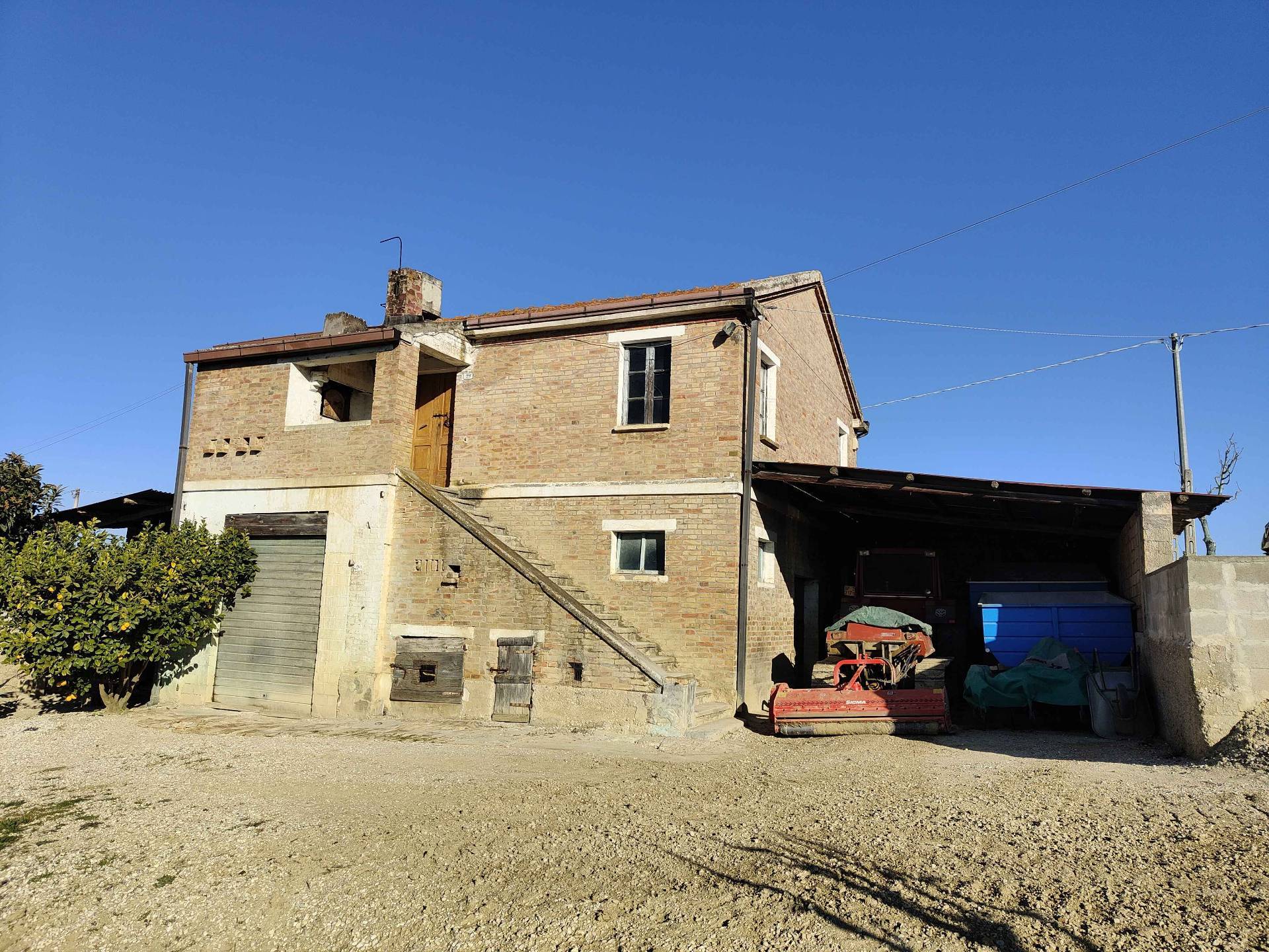 Rustico con box doppio, Acquaviva Picena forola