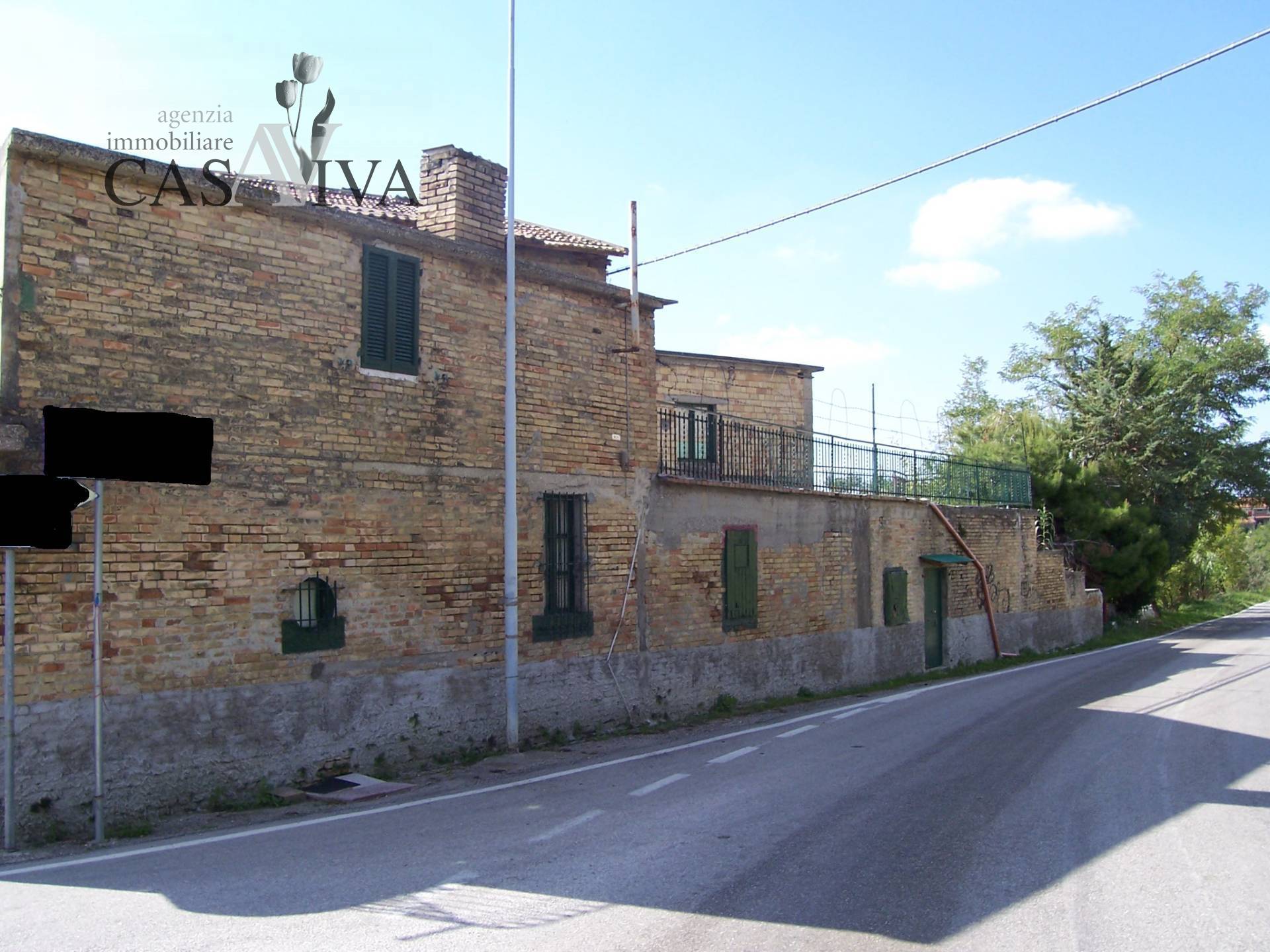 Rustico/Casale in vendita a Acquaviva Picena, Residenziale