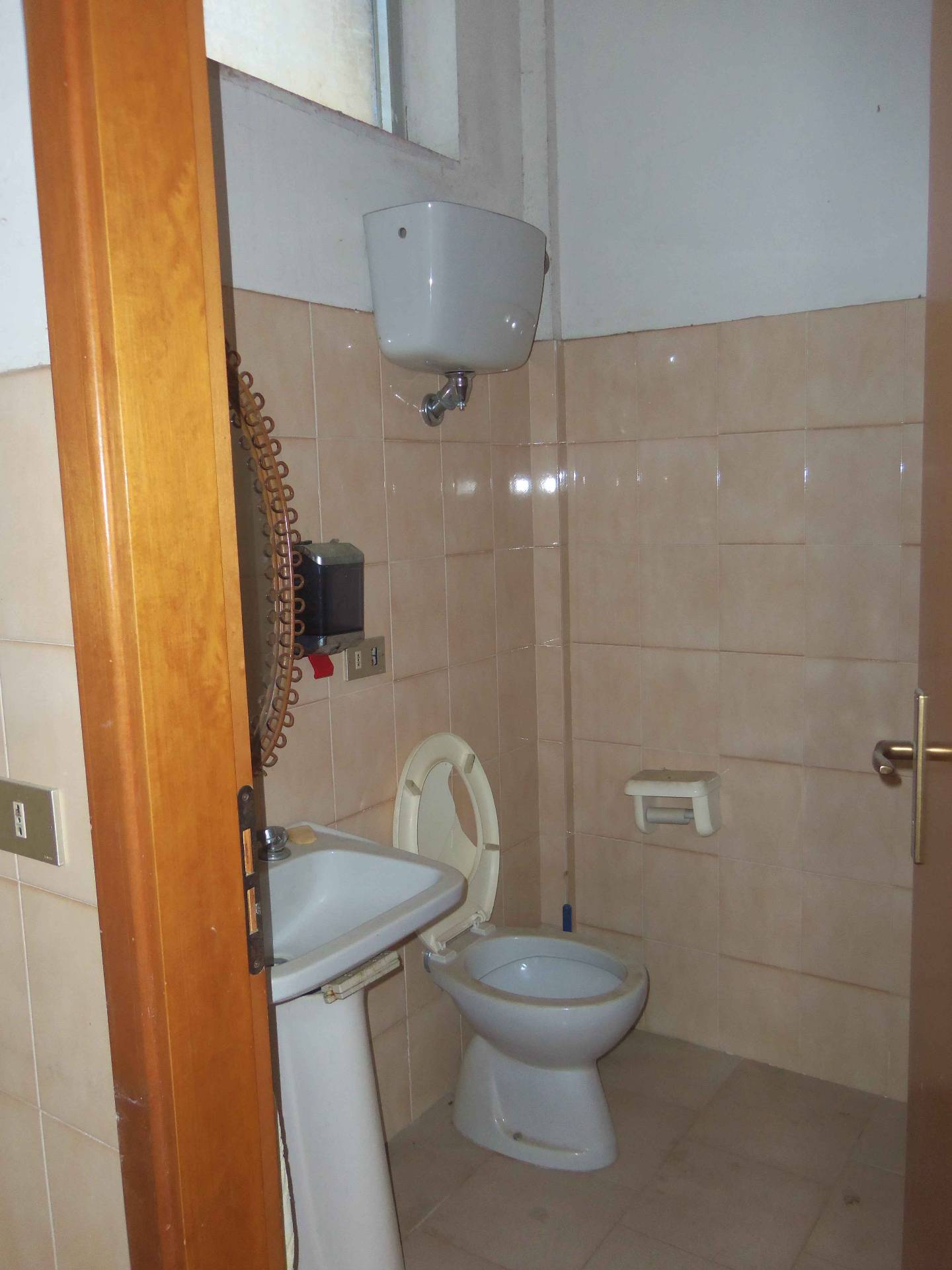 Locale artigianale/laboratorio in vendita a Acquaviva Picena, Residenziale