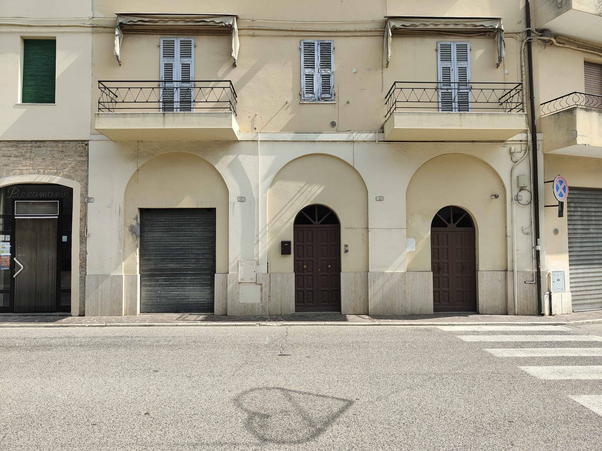 Box o garage in vendita a Acquaviva Picena, Centrale