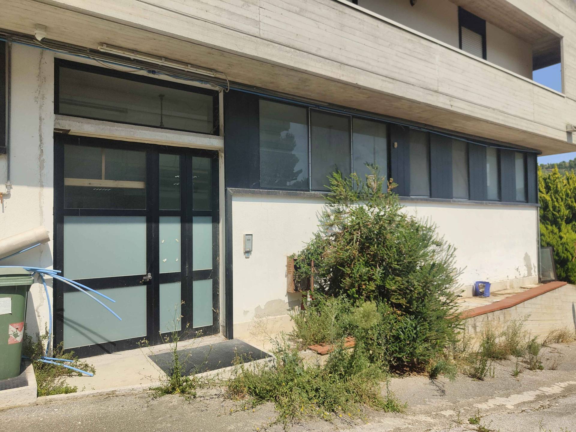 Locale artigianale/laboratorio in vendita a Acquaviva Picena