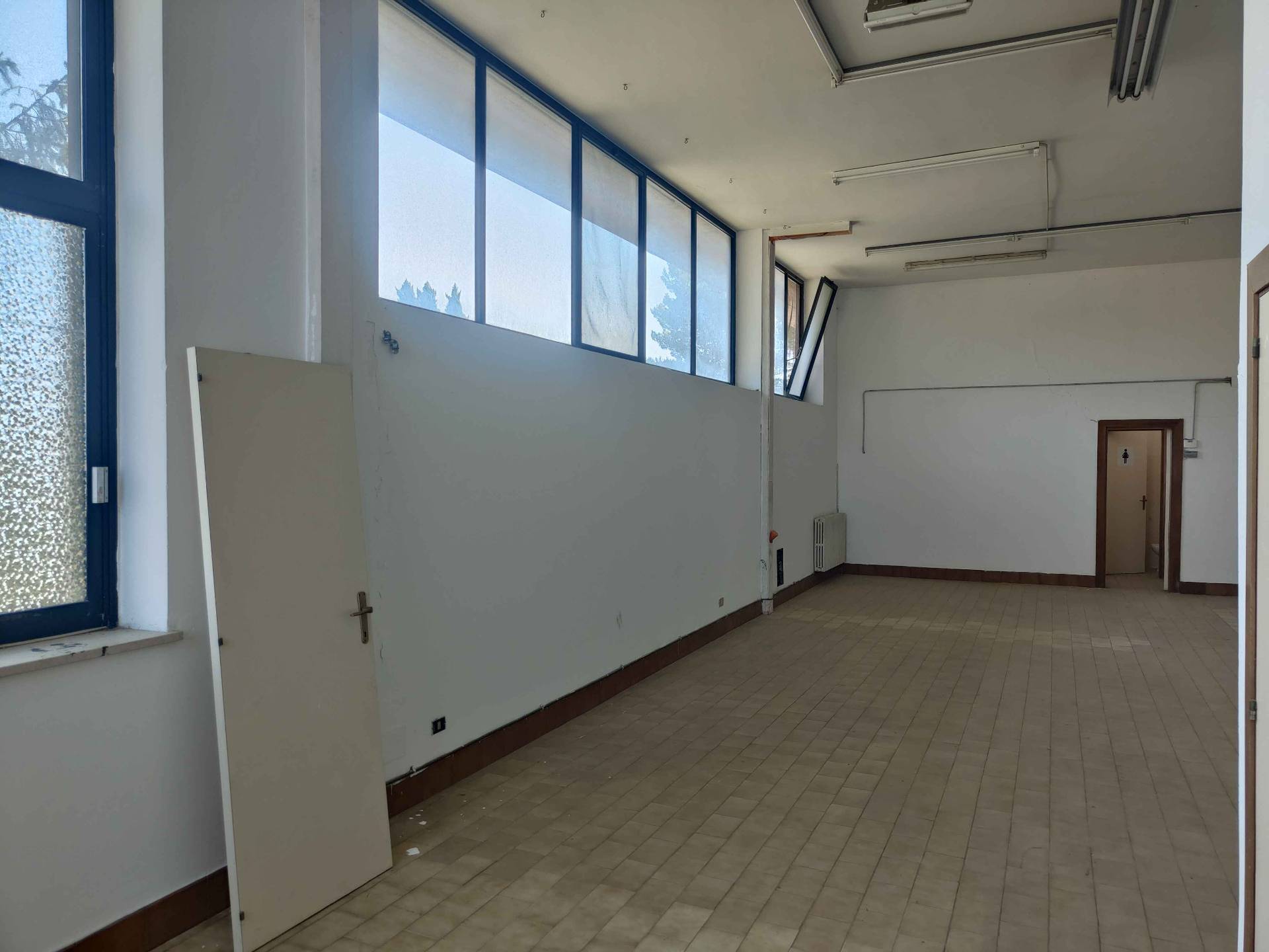 Locale artigianale/laboratorio in vendita a Acquaviva Picena