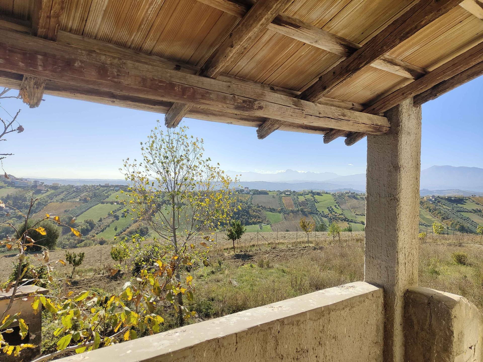 Rustico/Casale in vendita a Acquaviva Picena