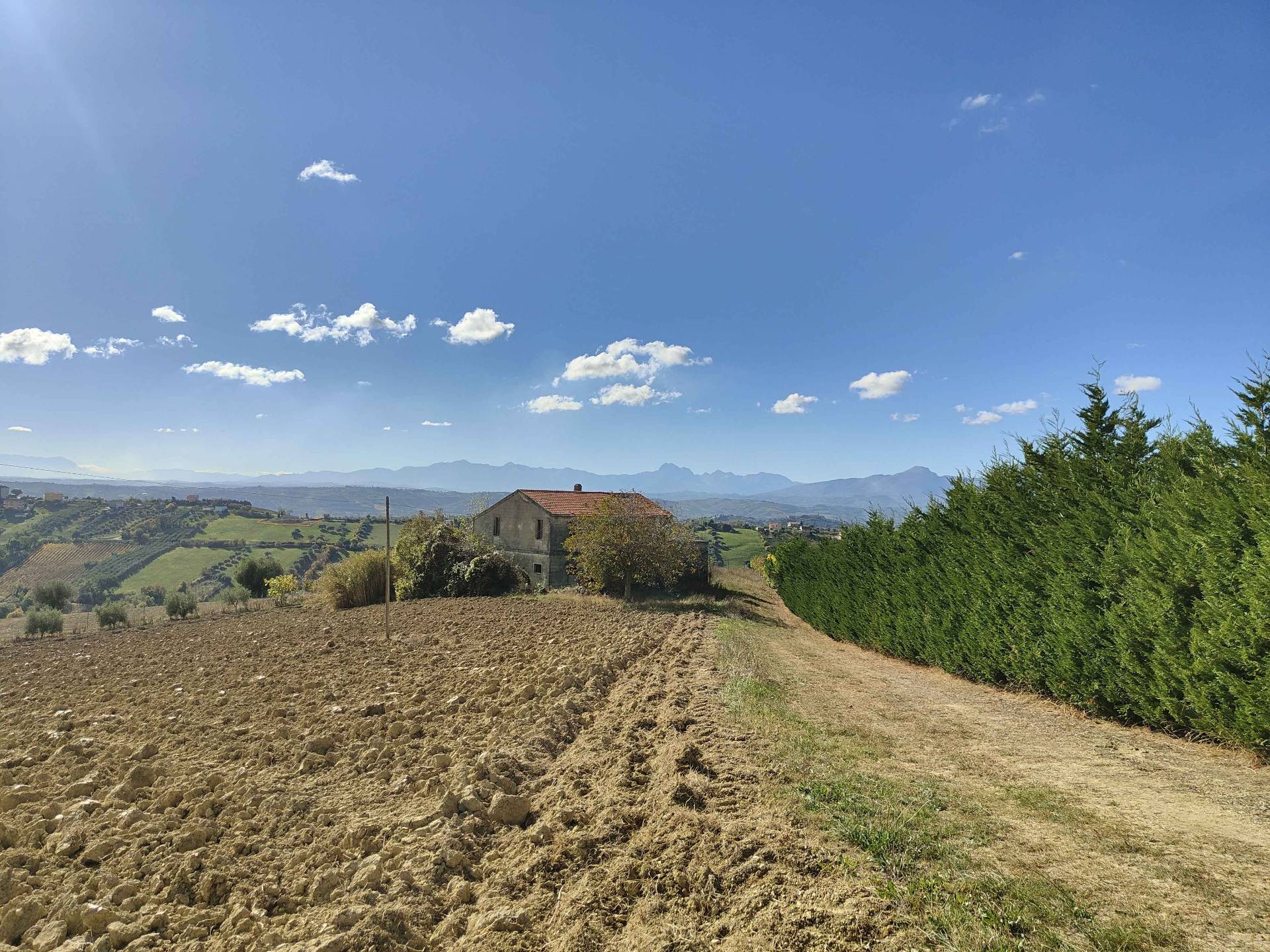 Rustico/Casale in vendita a Acquaviva Picena