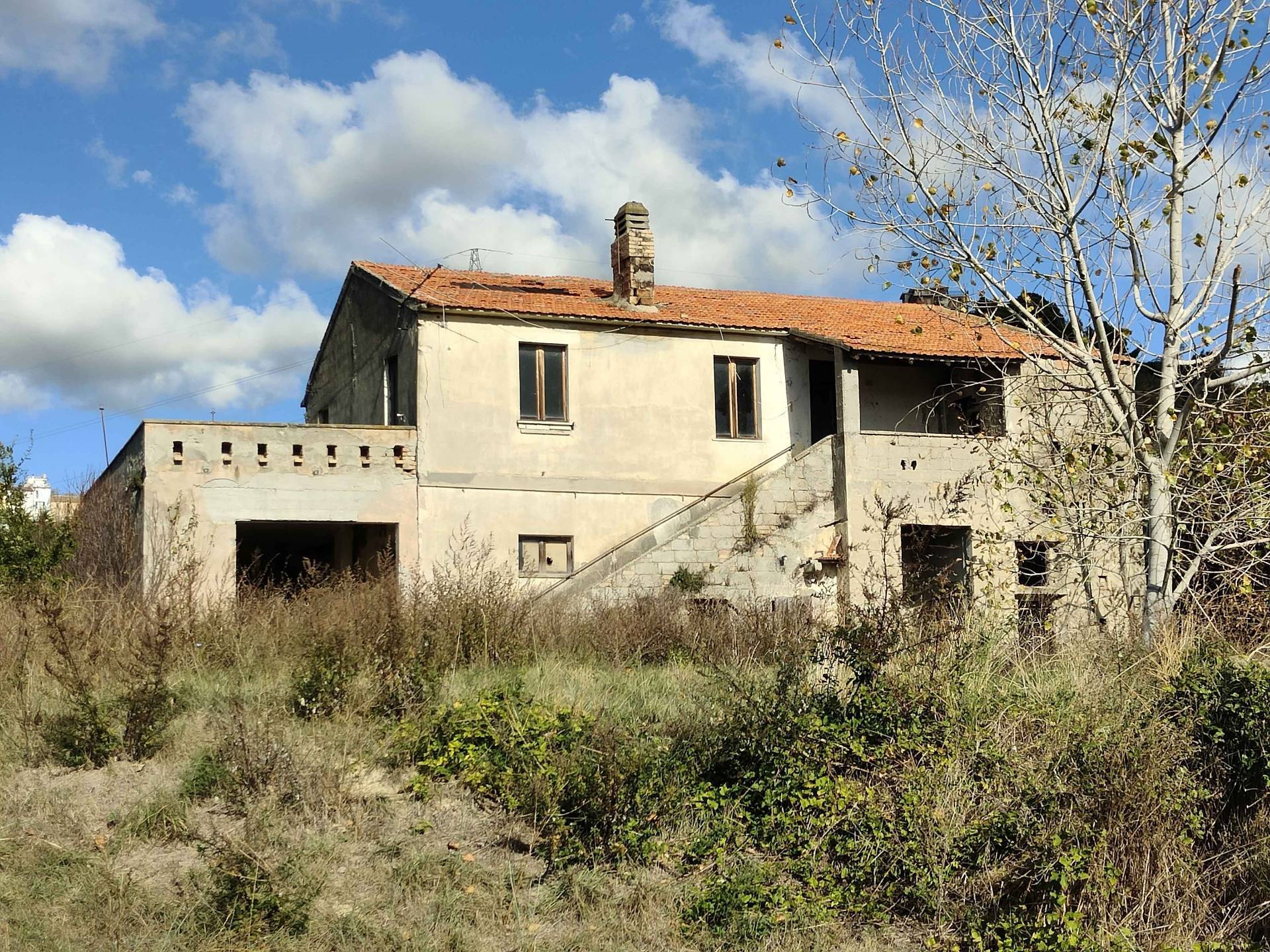 Rustico/Casale in vendita a Acquaviva Picena
