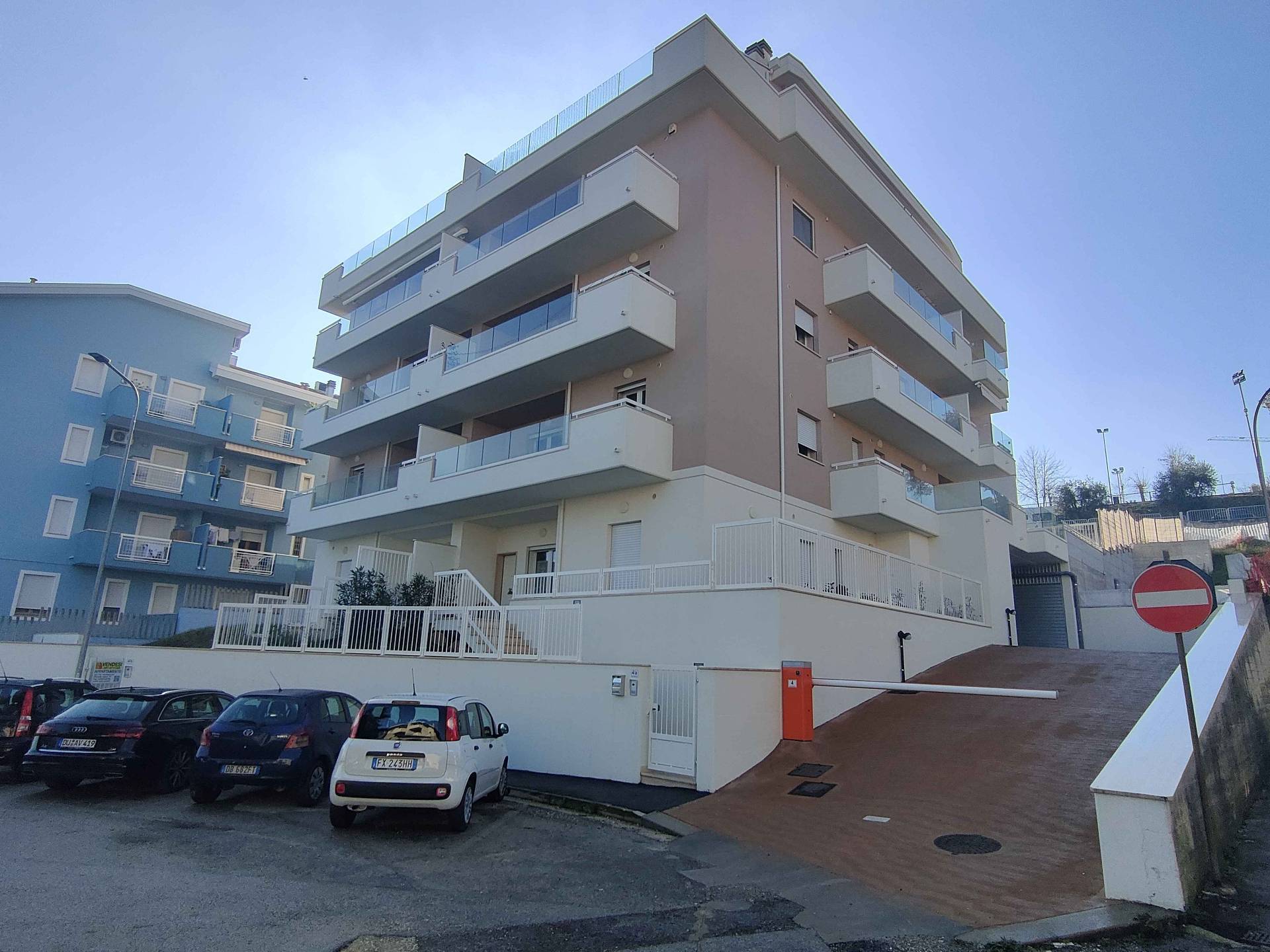 Appartamento in vendita a Acquaviva Picena, Centrale