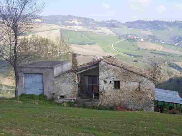 Rustico/Casale in vendita a Acquaviva Picena