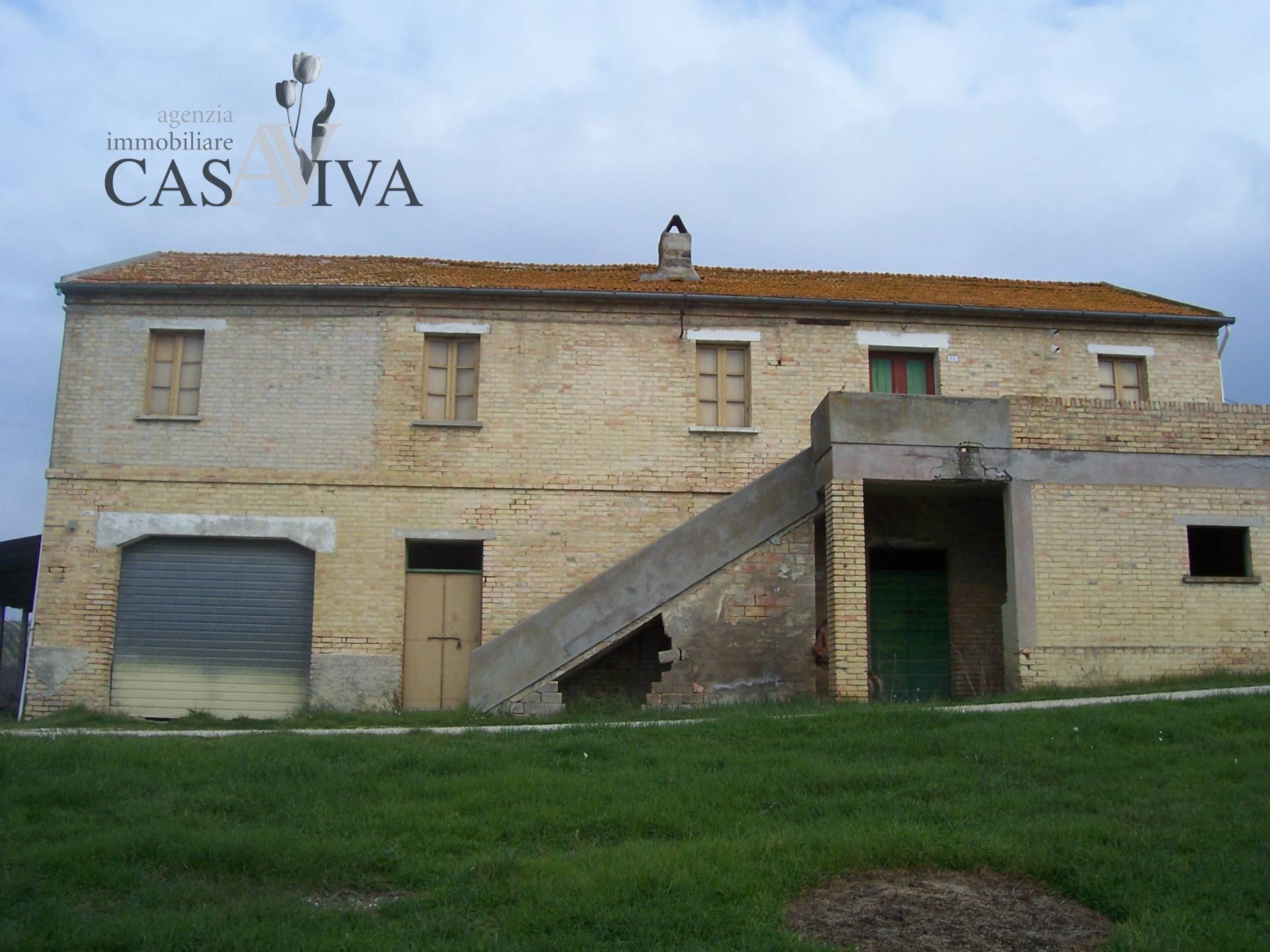 Rustico/Casale in vendita a Acquaviva Picena, Panoramica