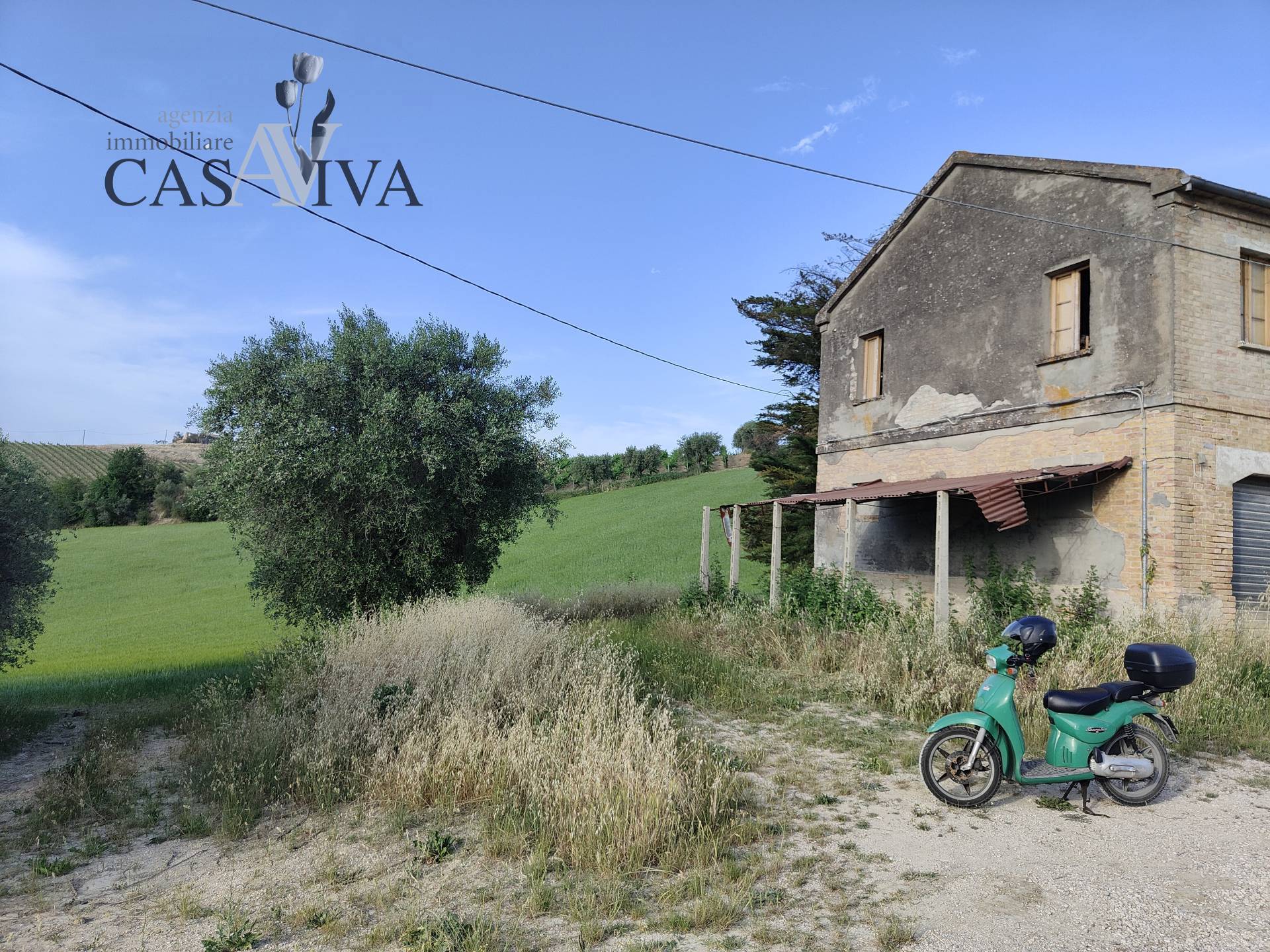 Rustico/Casale in vendita a Acquaviva Picena, Panoramica