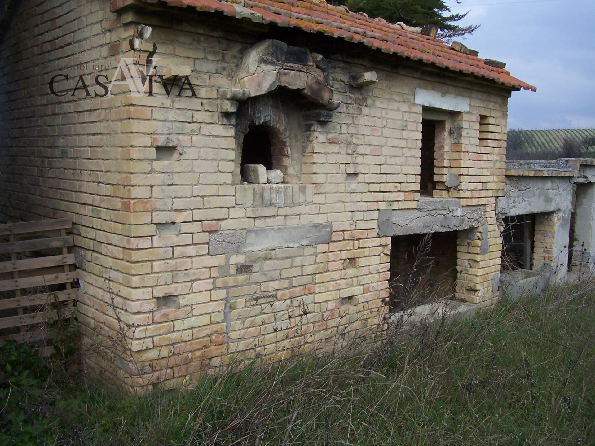 Rustico/Casale in vendita a Acquaviva Picena, Panoramica