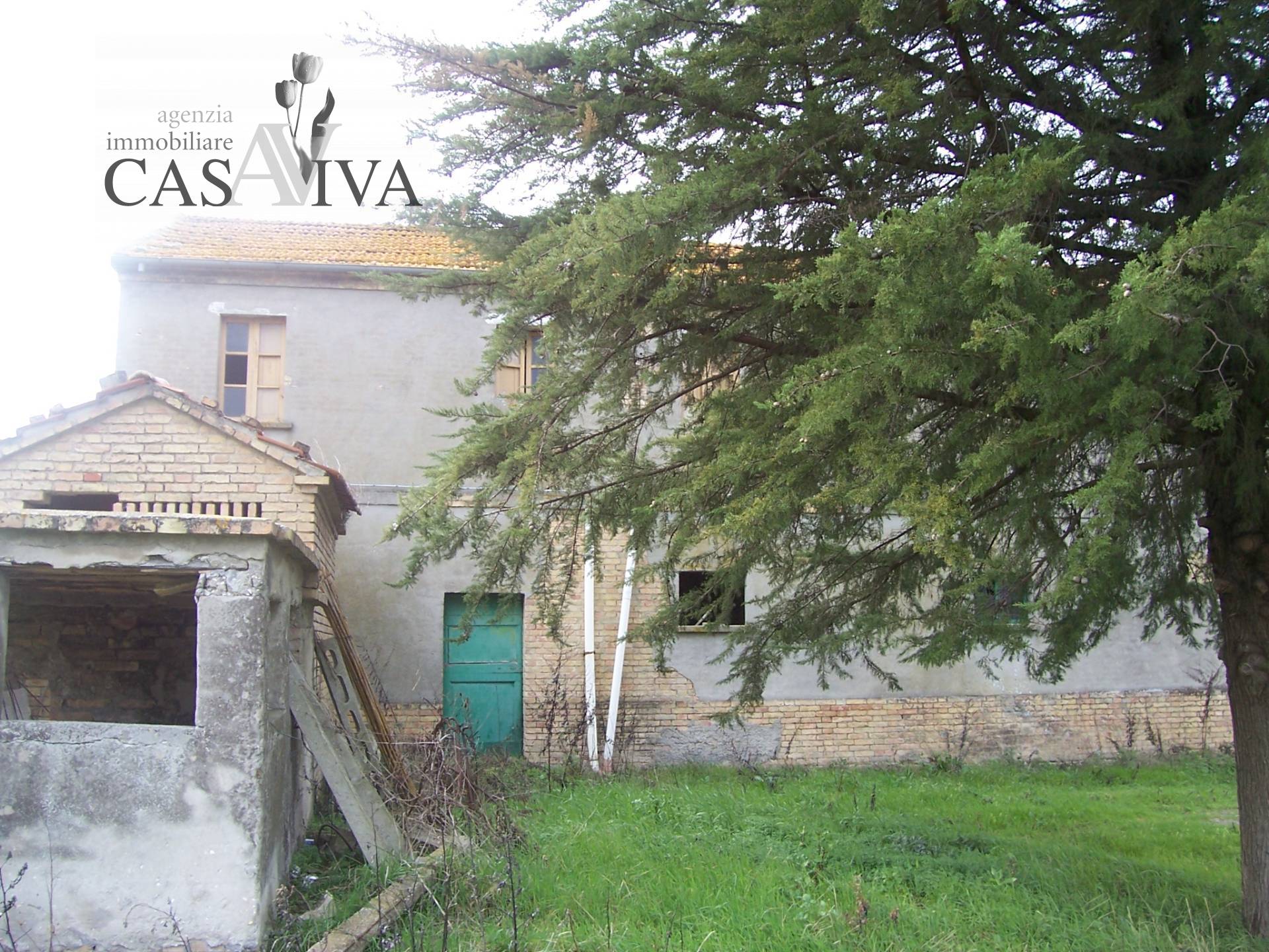 Rustico/Casale in vendita a Acquaviva Picena, Panoramica