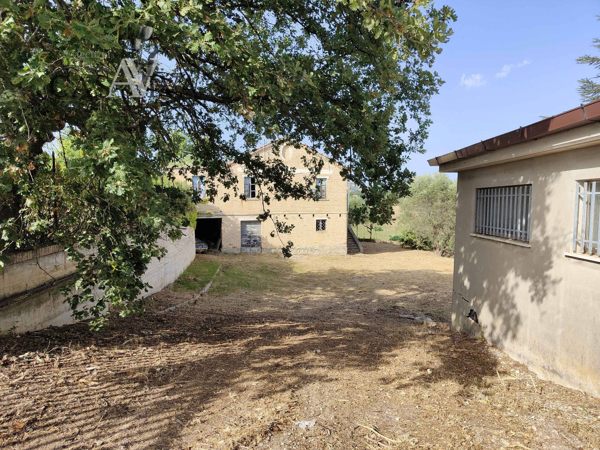 Rustico/Casale in vendita a Acquaviva Picena, Forola