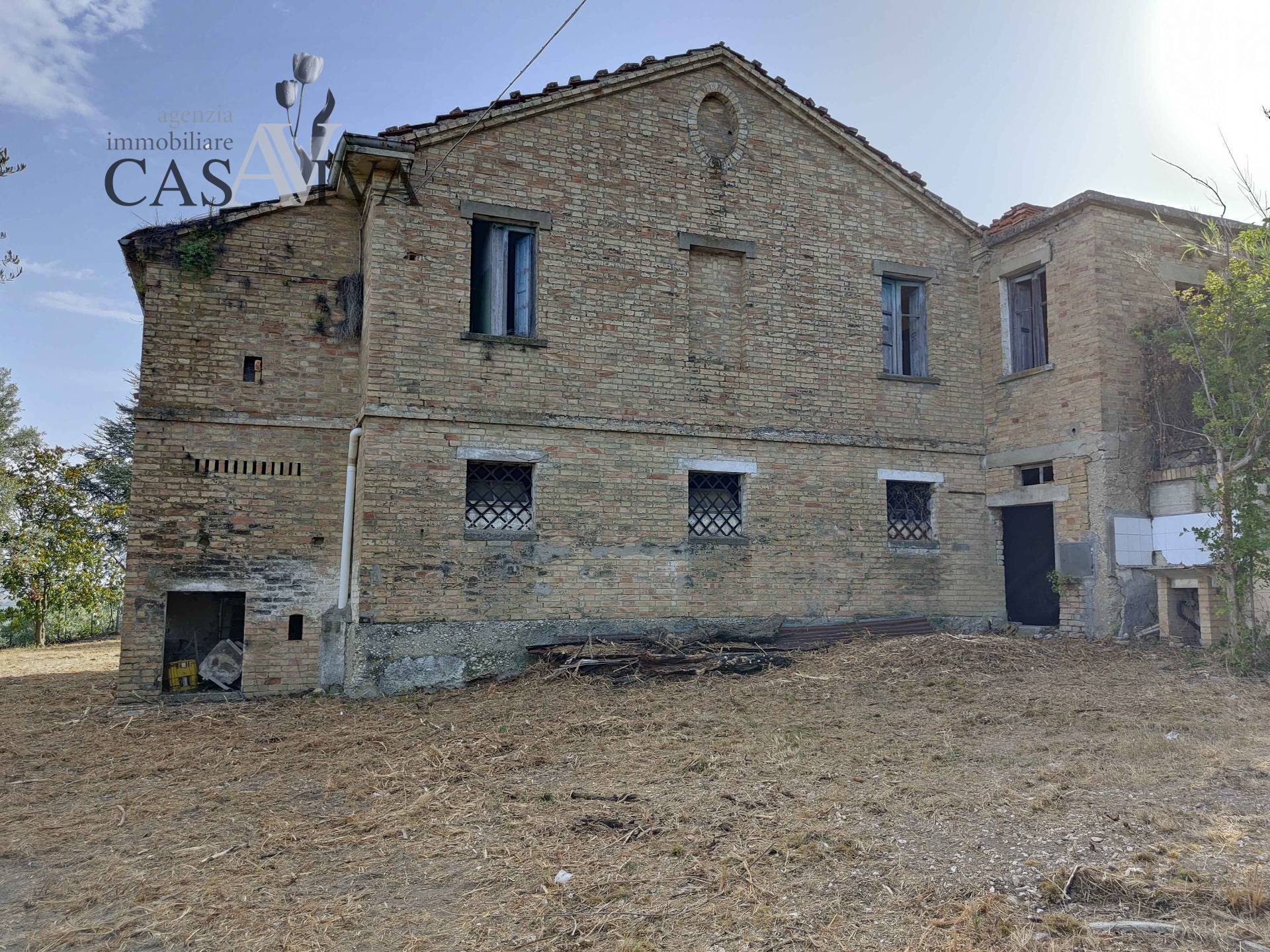 Rustico/Casale in vendita a Acquaviva Picena, Forola