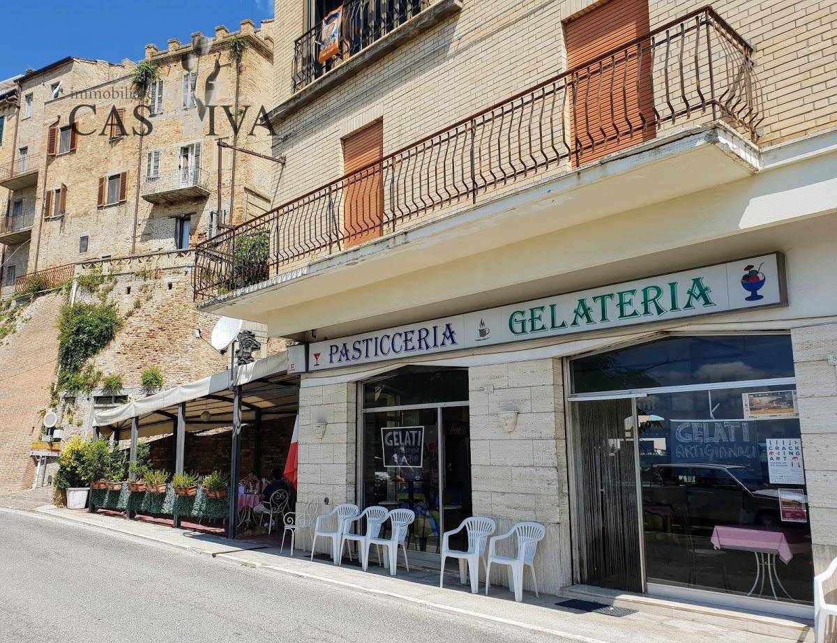 Locale Commerciale in vendita a Acquaviva Picena, Centrale