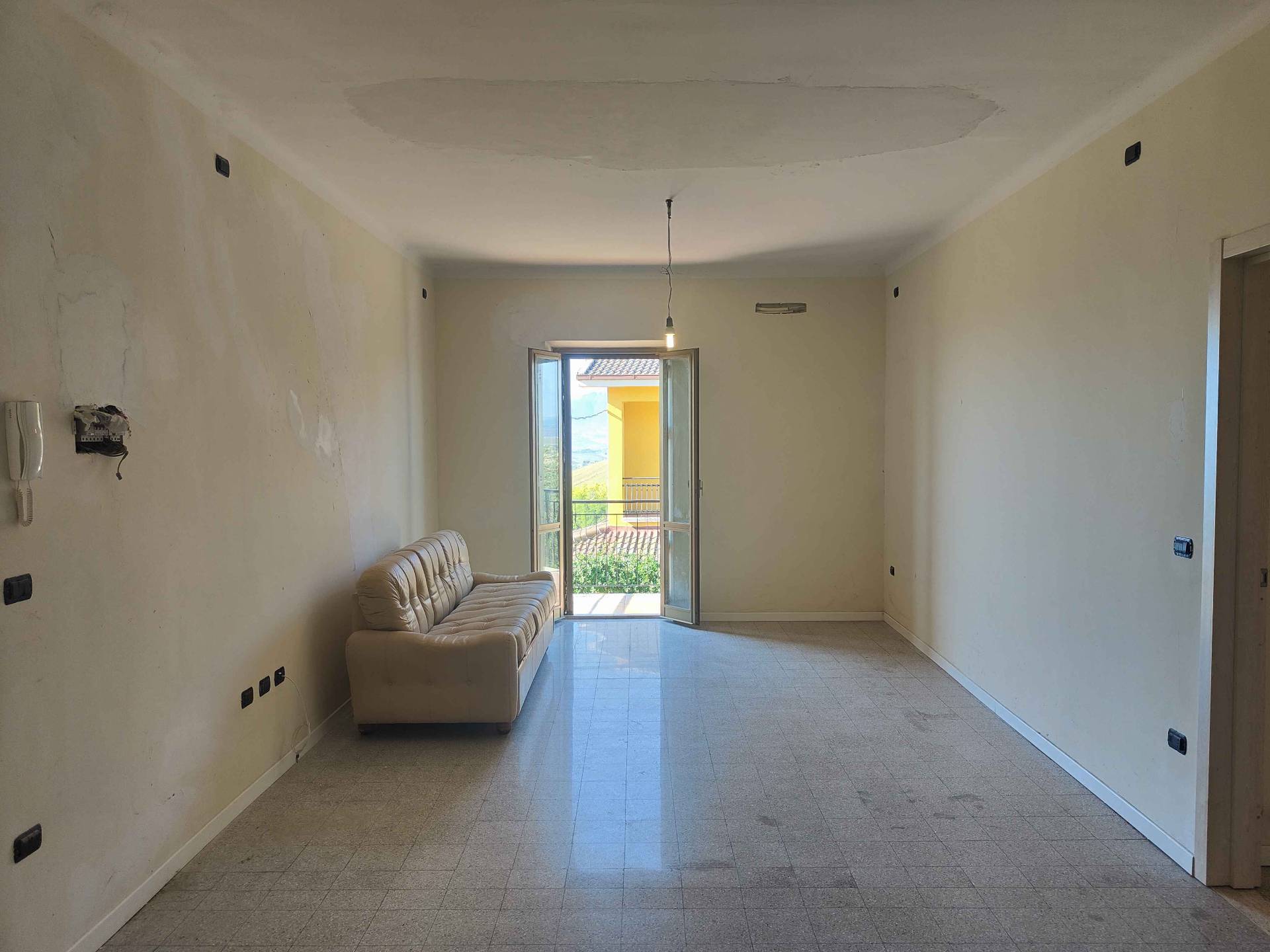 Rustico/Casale in vendita a Acquaviva Picena, Centrale