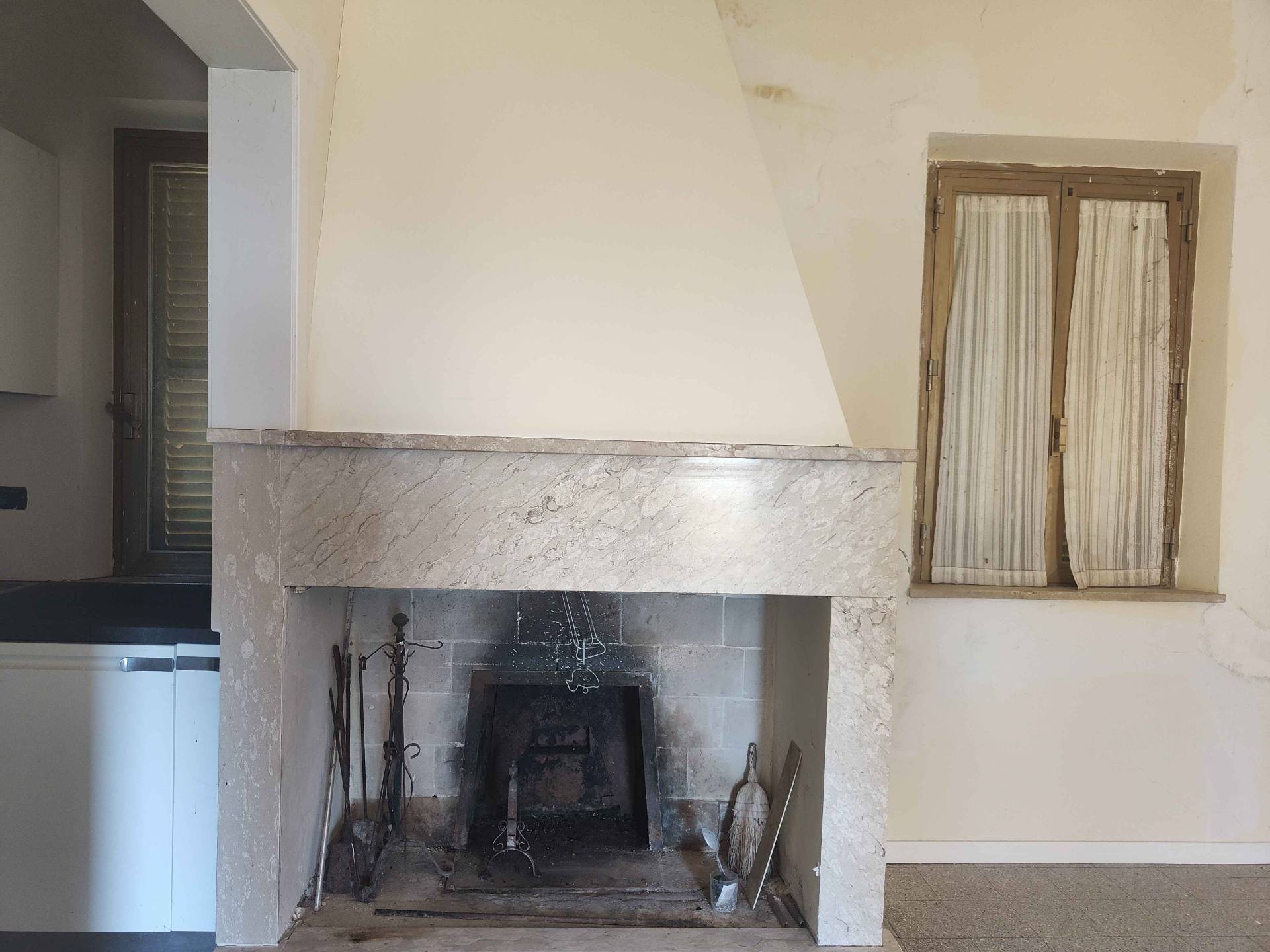 Rustico/Casale in vendita a Acquaviva Picena, Centrale