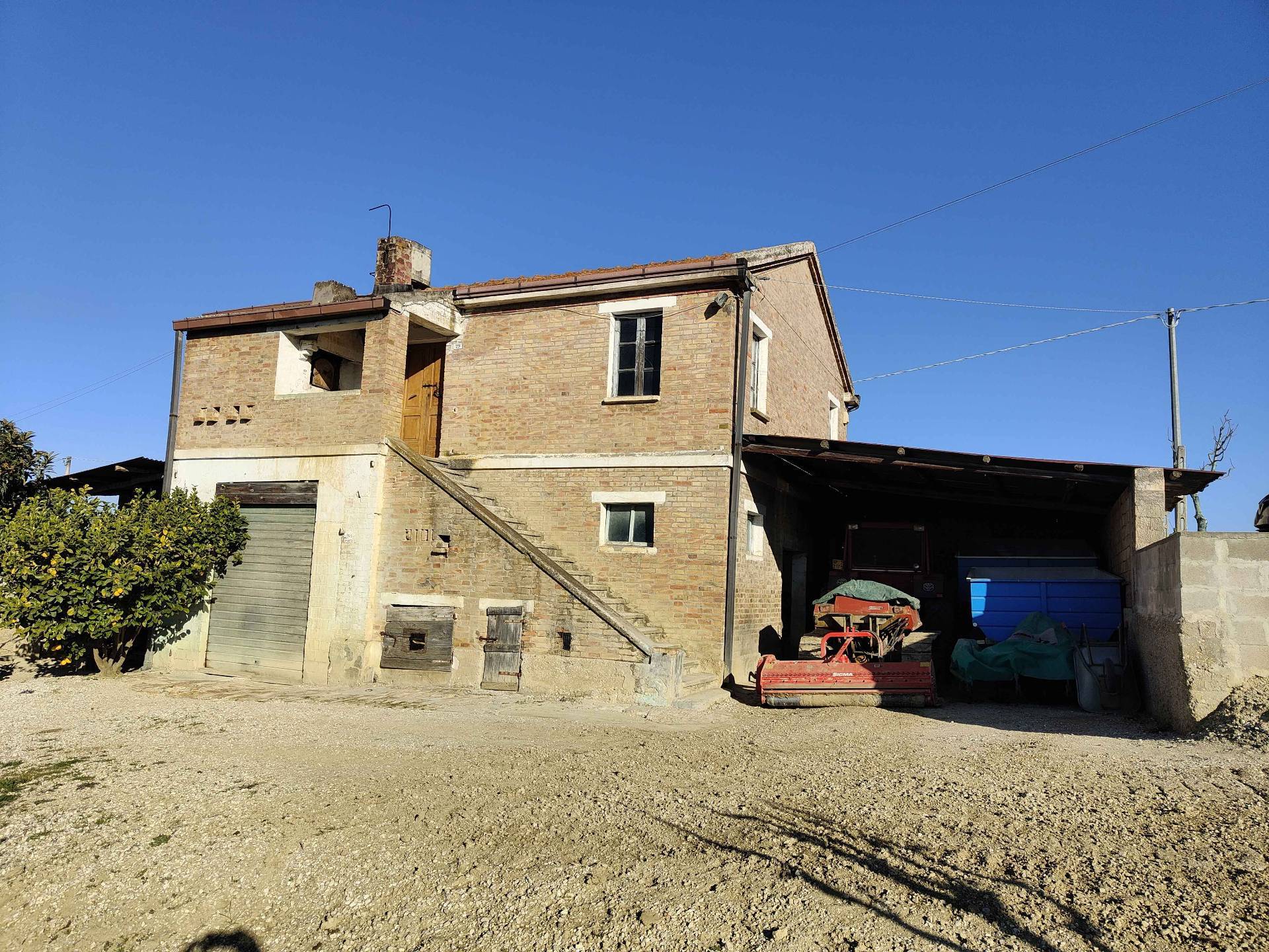 Rustico/Casale in vendita a Acquaviva Picena, Forola