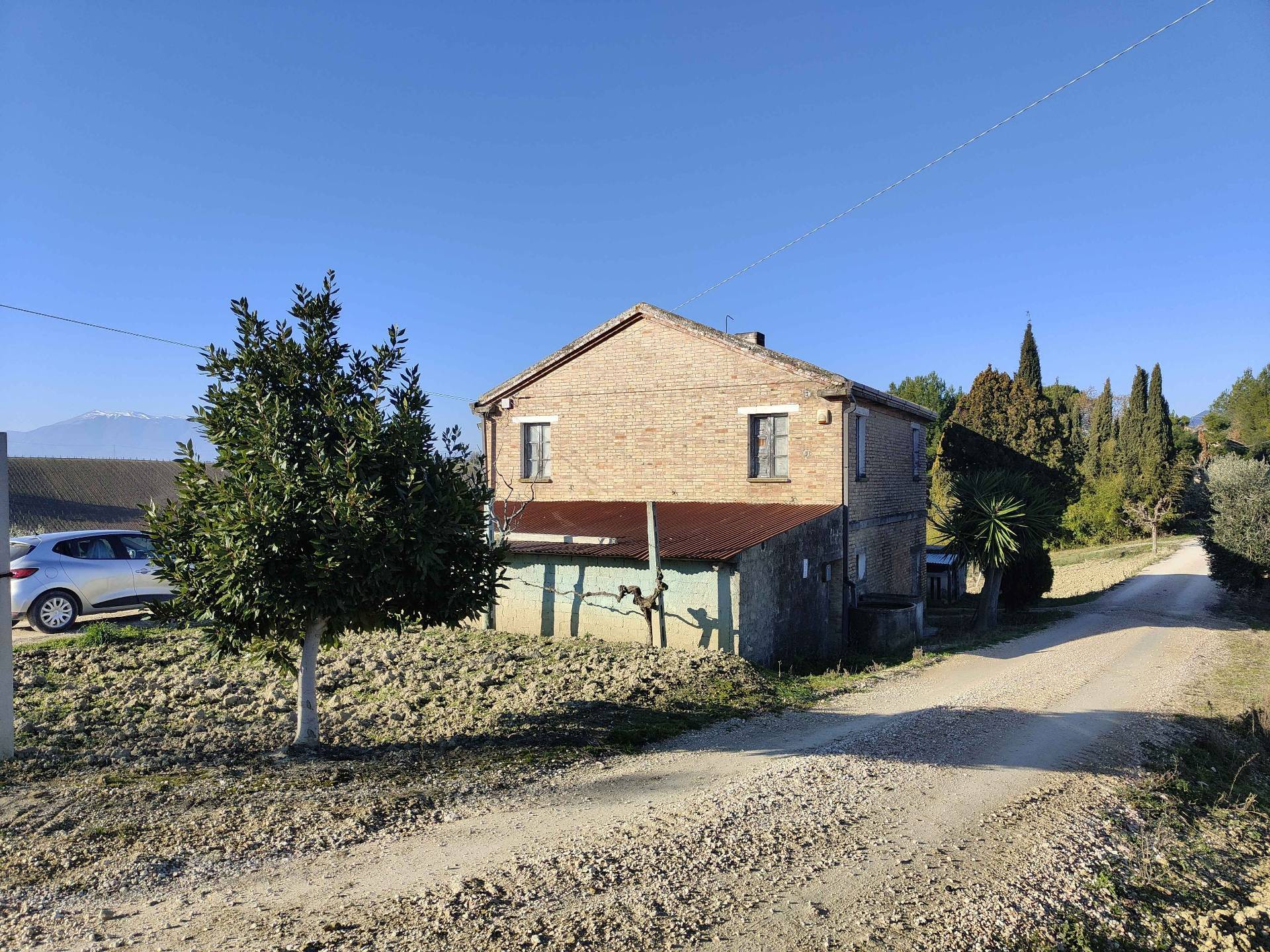 Rustico/Casale in vendita a Acquaviva Picena, Forola