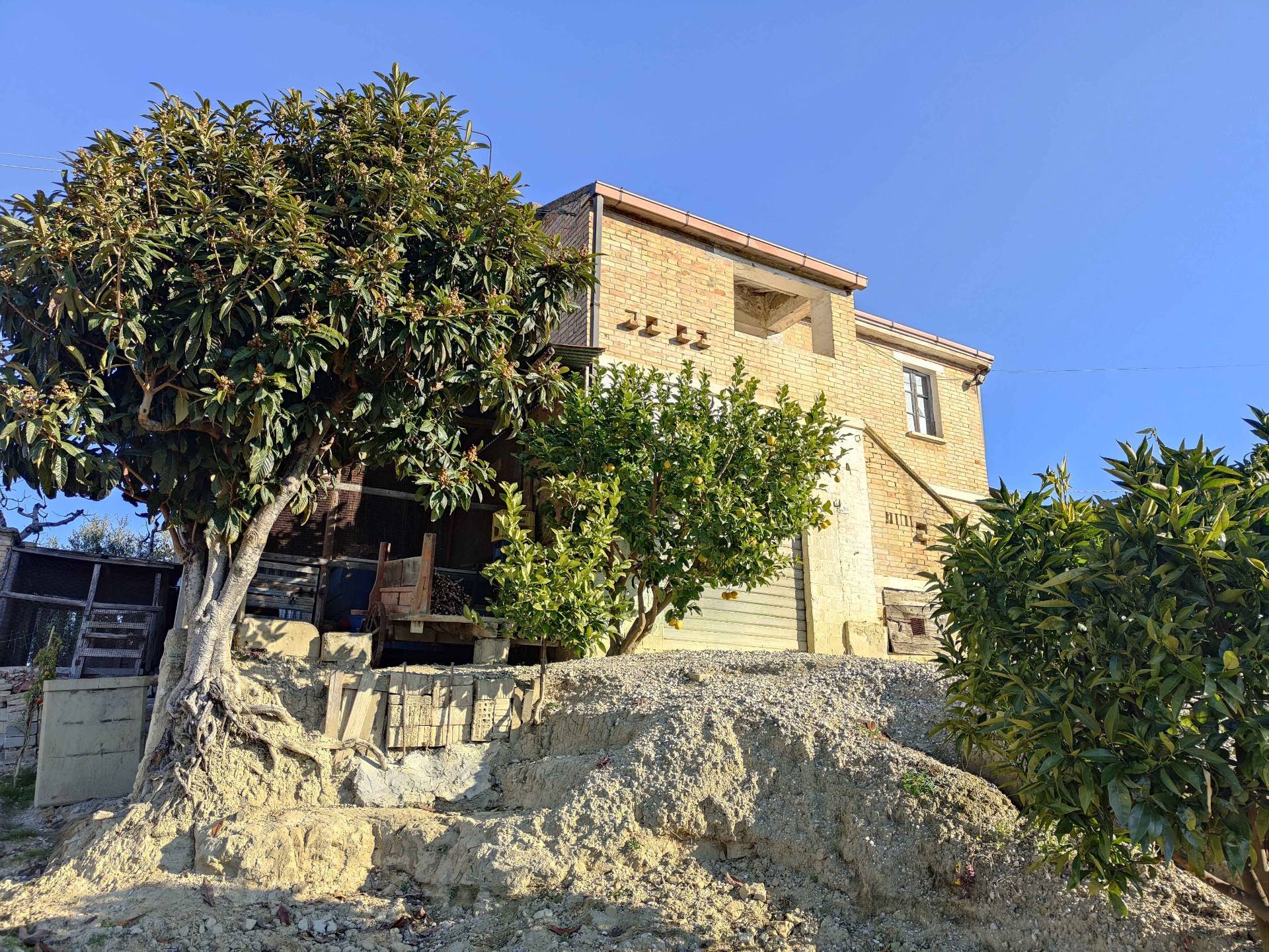 Rustico/Casale in vendita a Acquaviva Picena, Forola